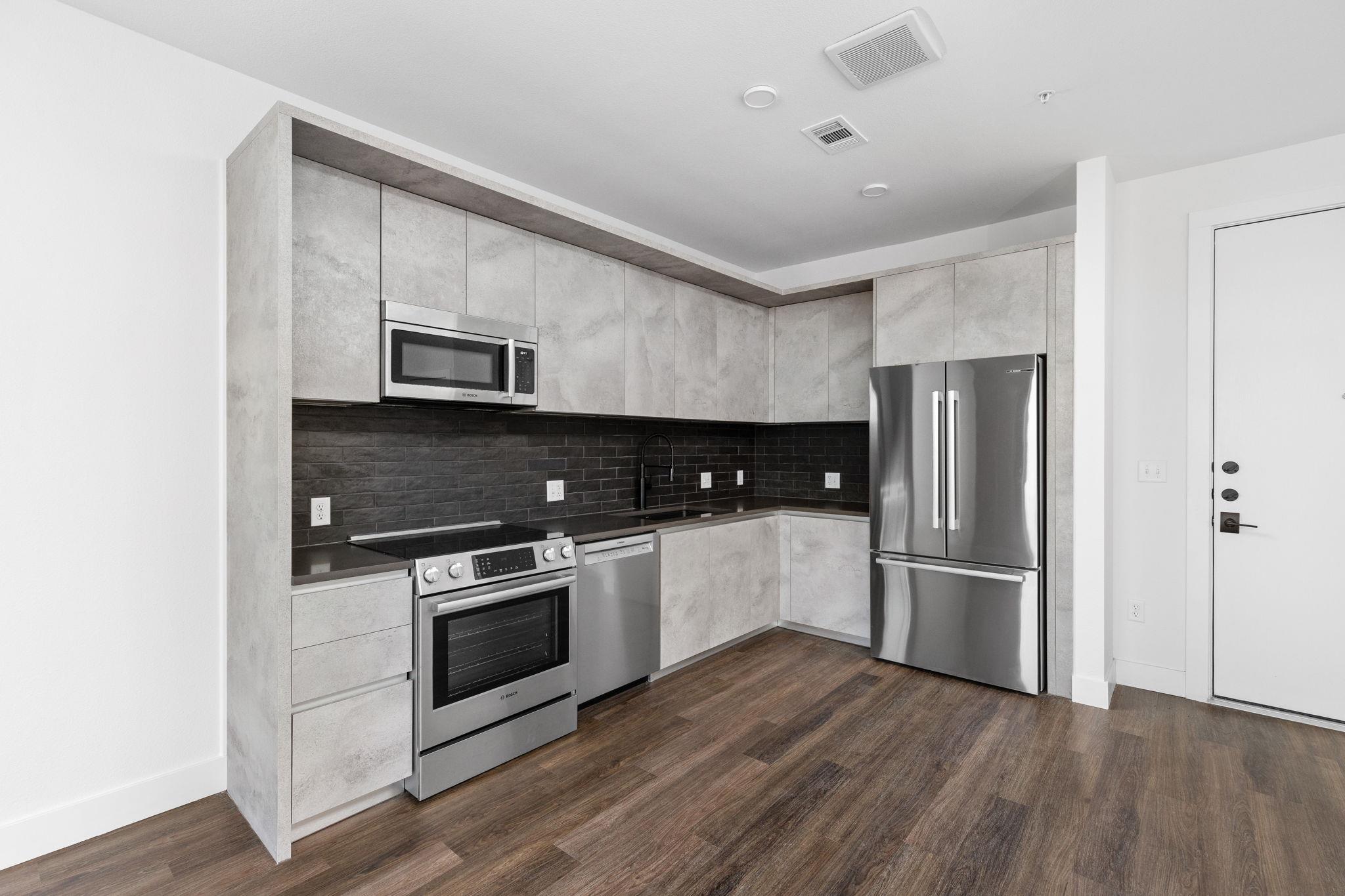 4315 S Congress Ave # 527