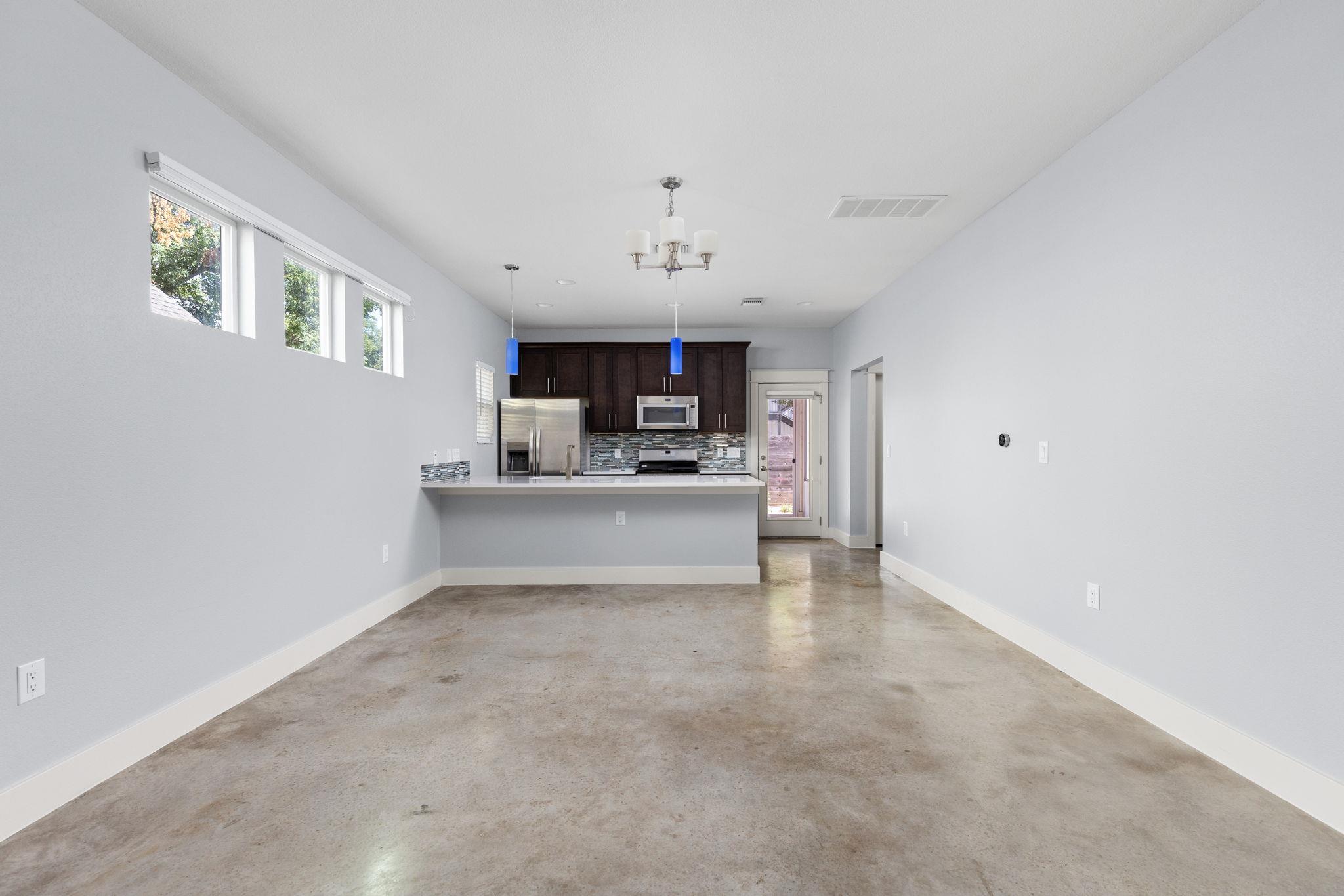 3004 Neal ST