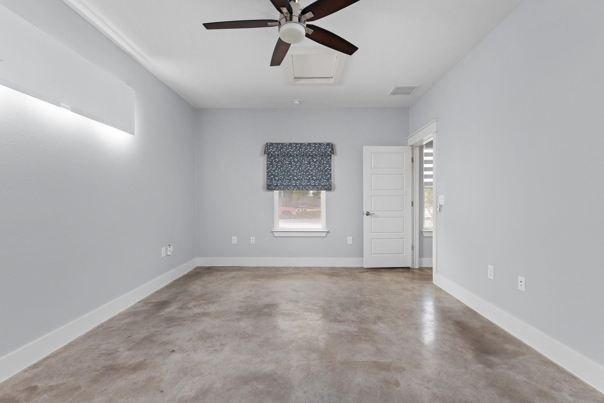 3004 Neal ST