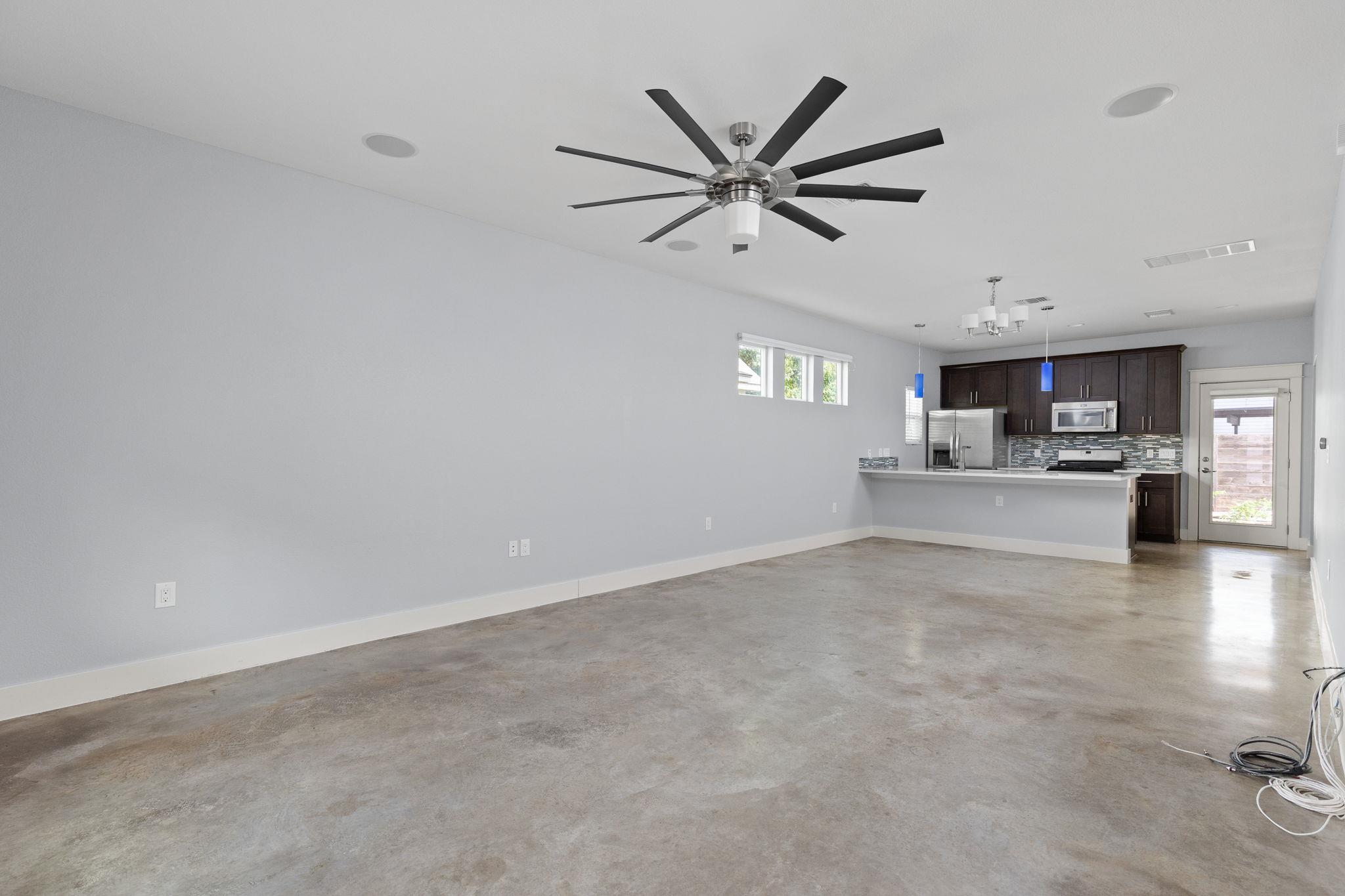 3004 Neal ST