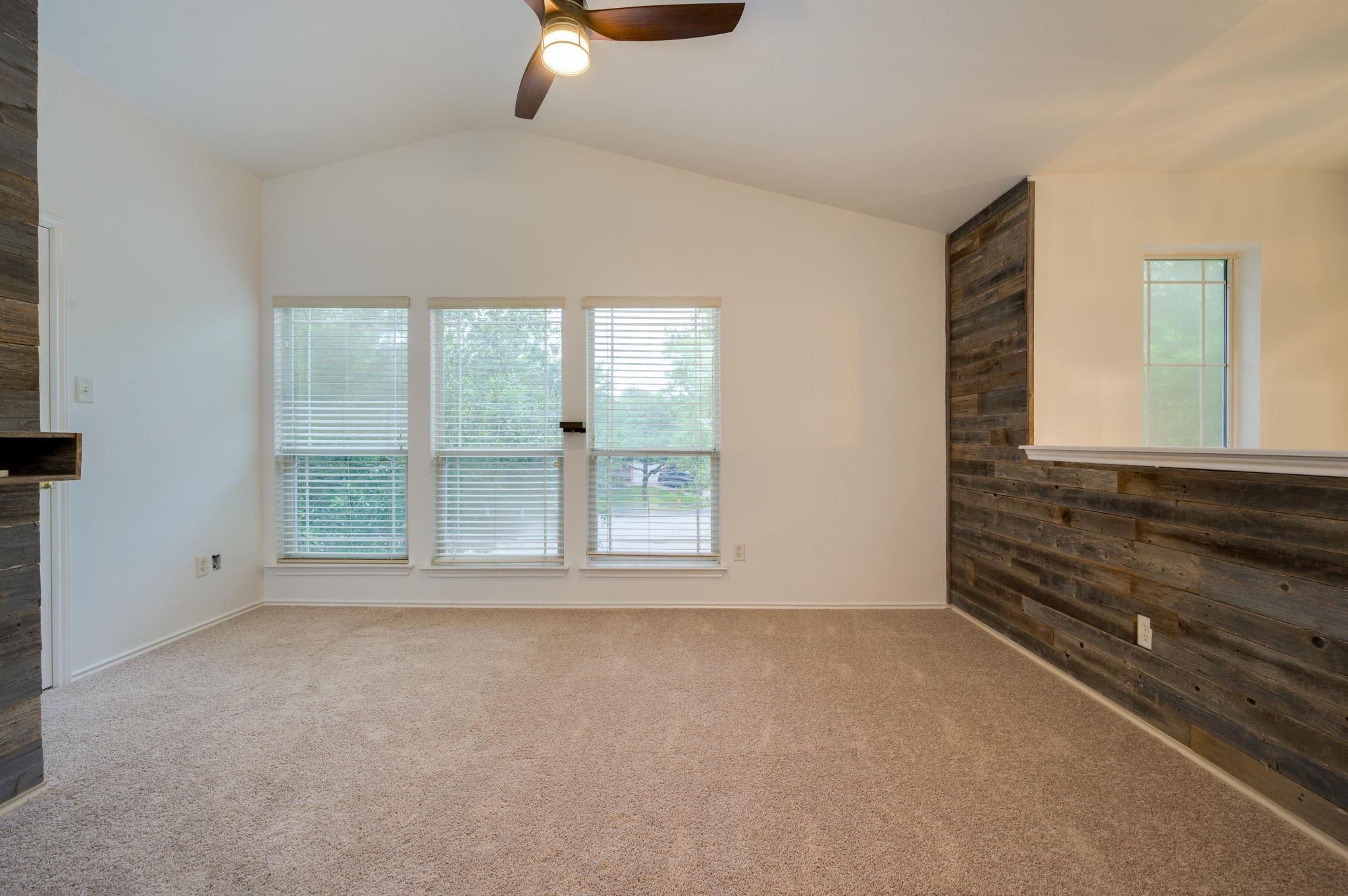 1112 Sundrop PL