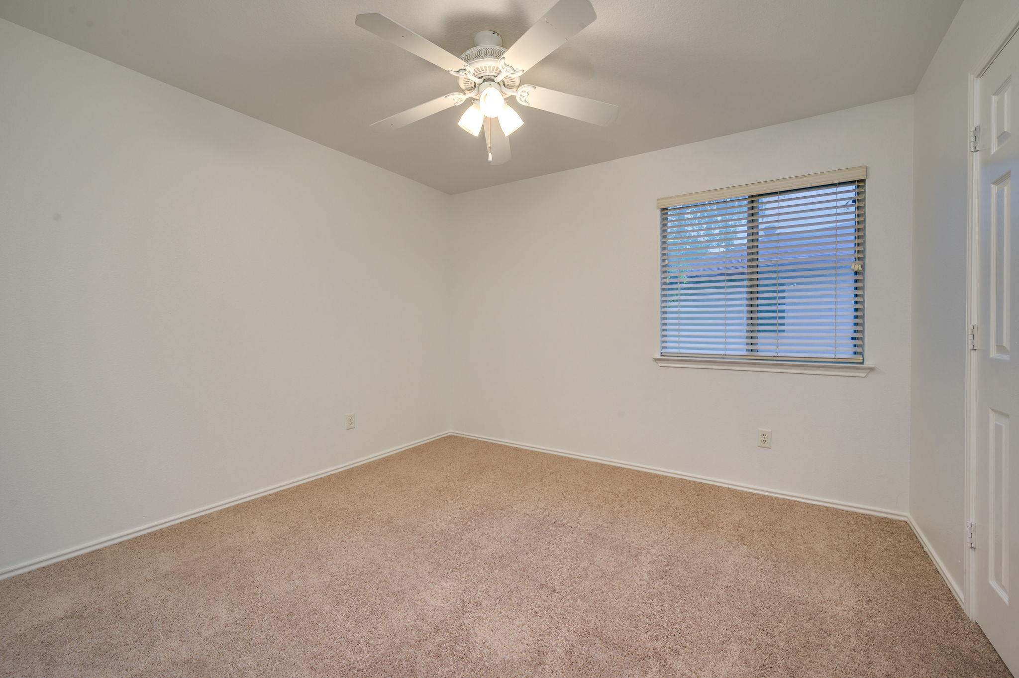 1112 Sundrop PL