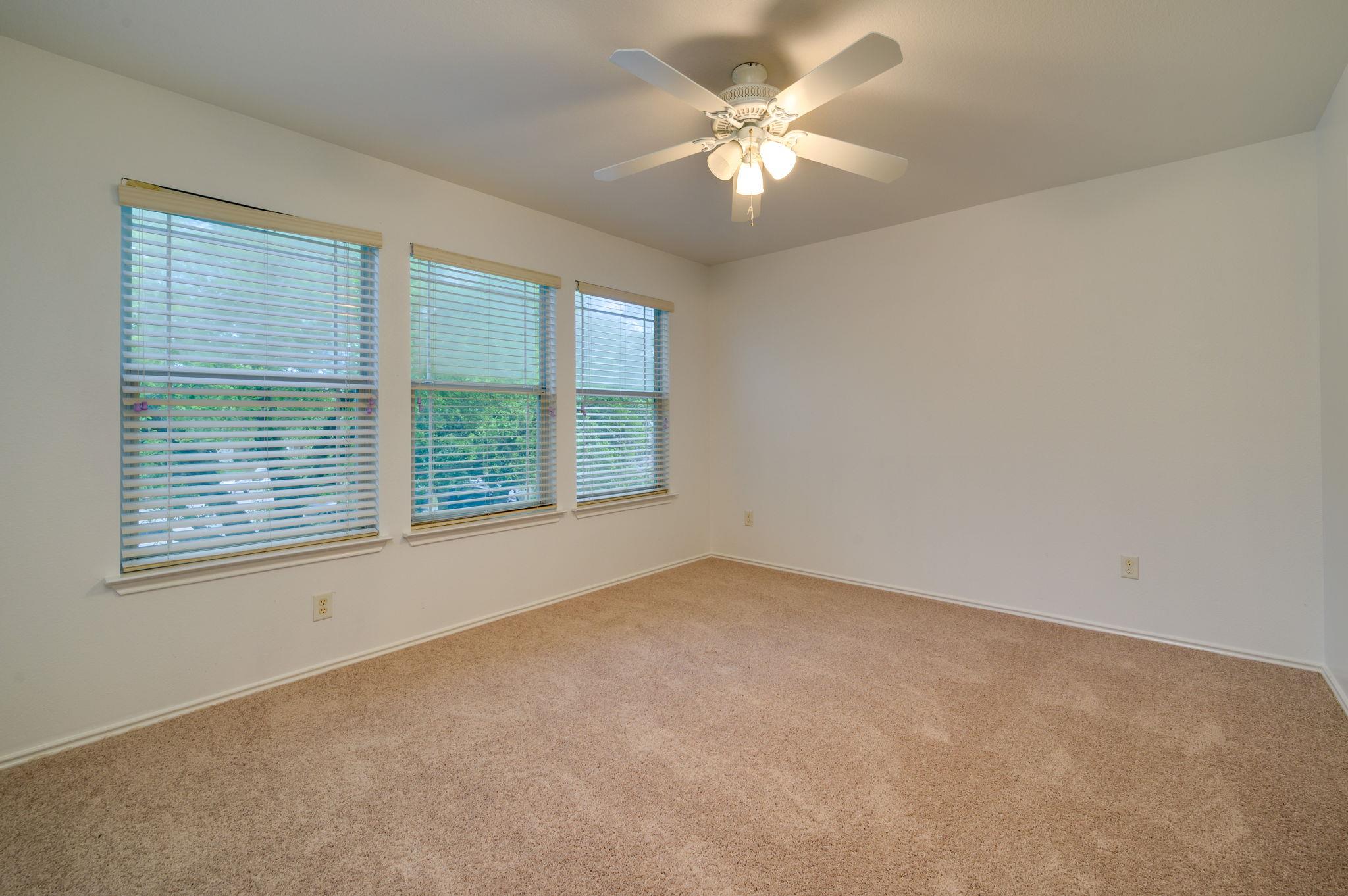 1112 Sundrop PL
