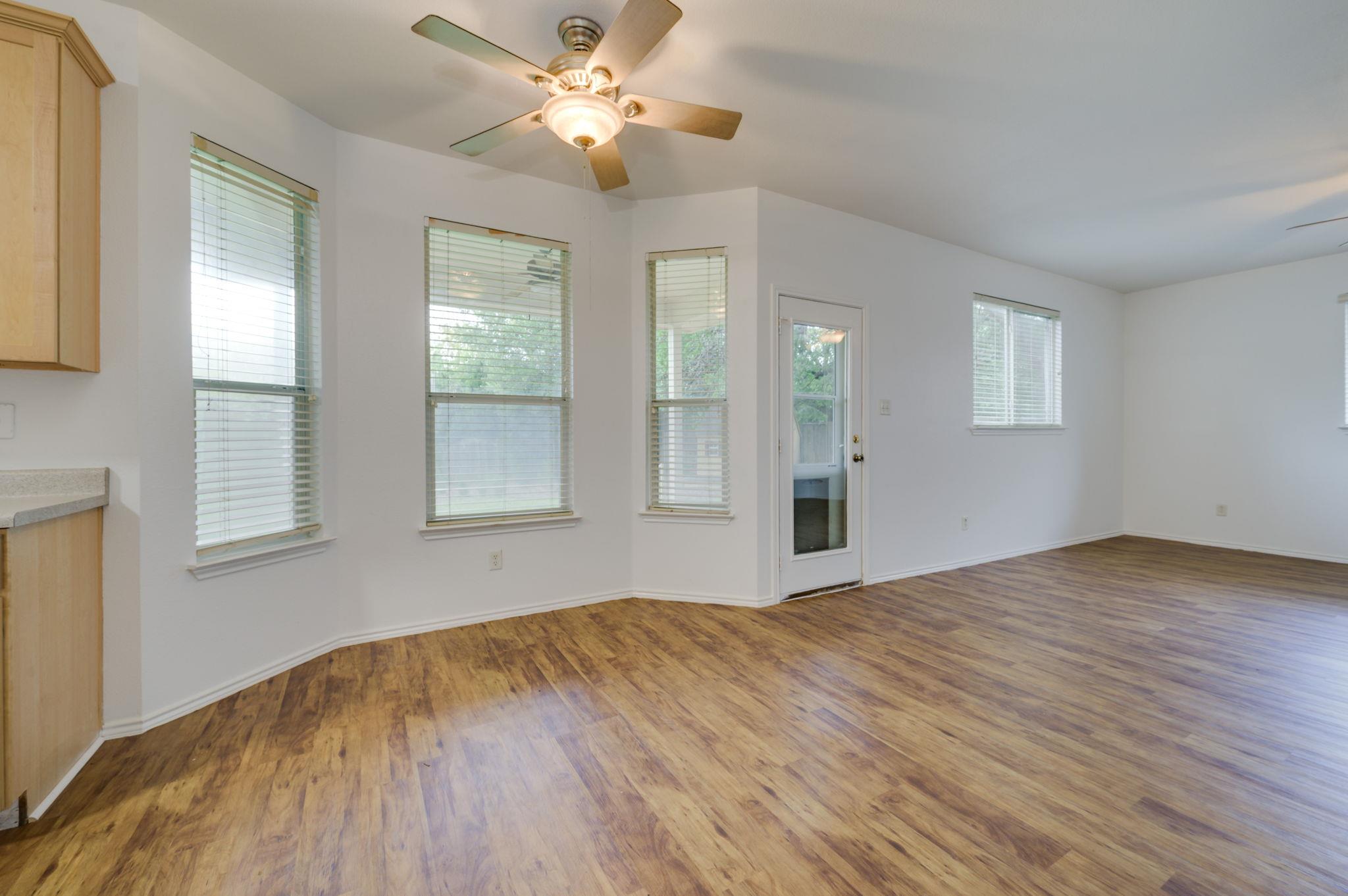 1112 Sundrop PL