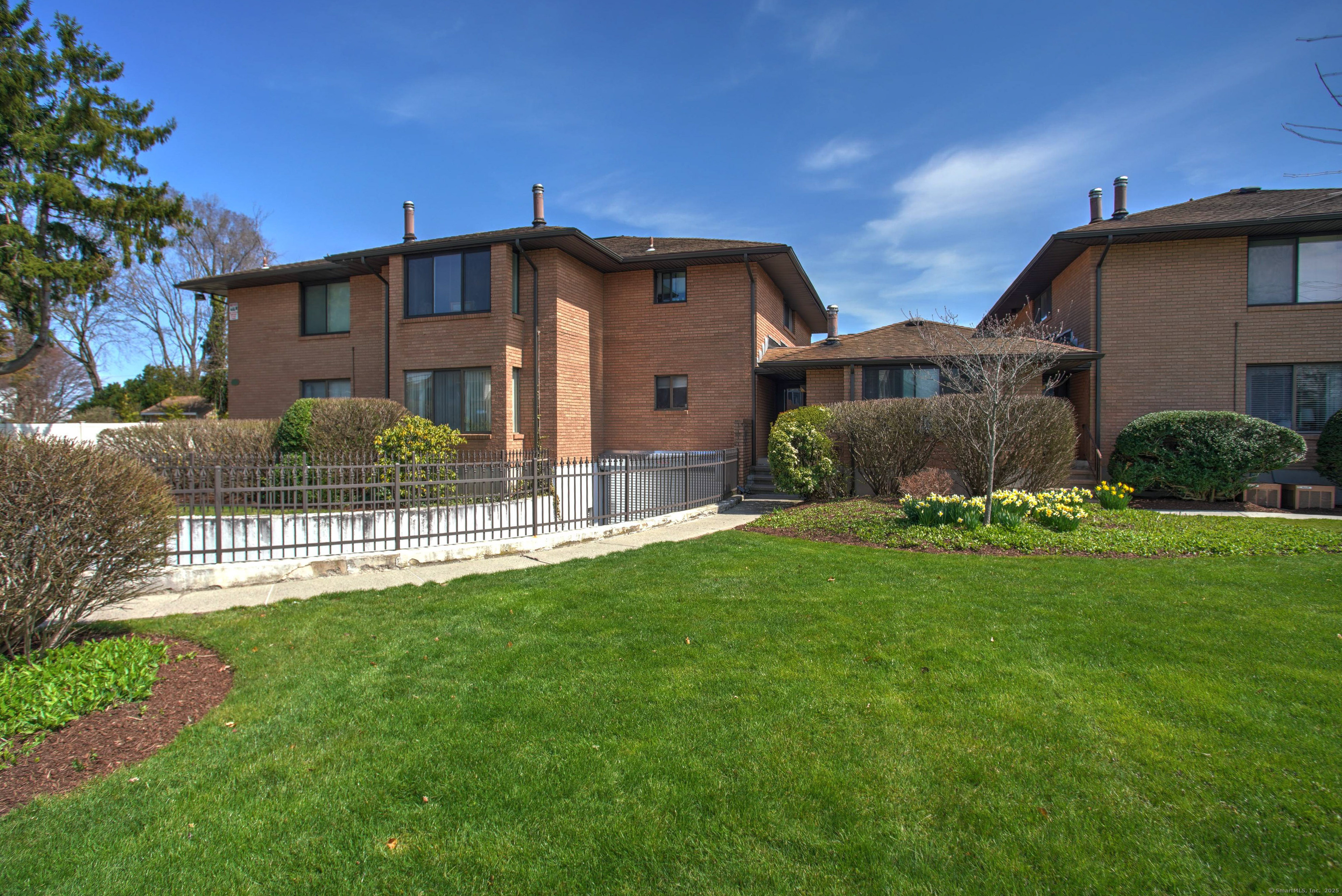 350 Grovers Avenue 1N