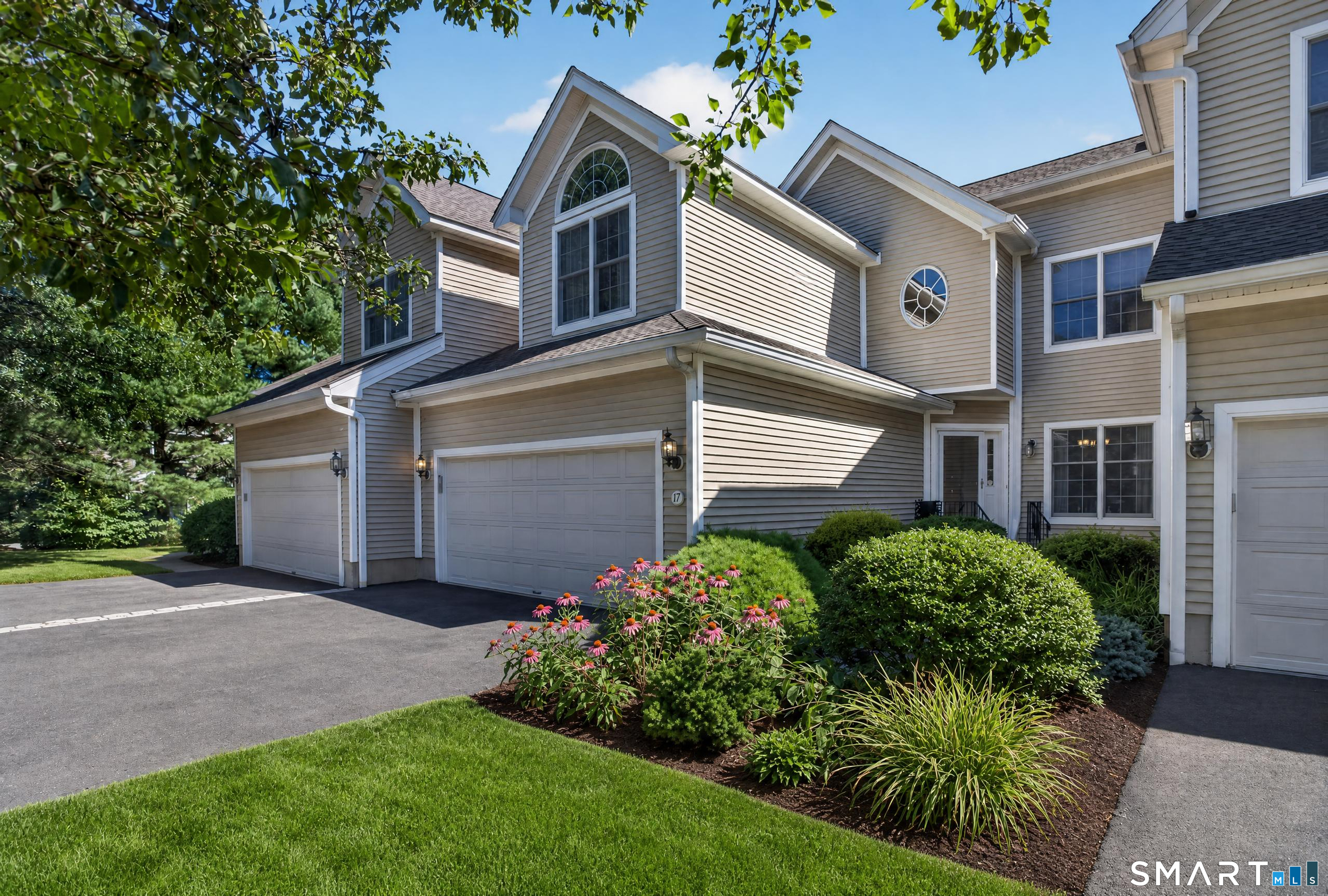 17 Regency Circle Unit: 17