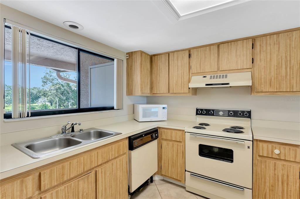 1064 Lotus Pkwy #944