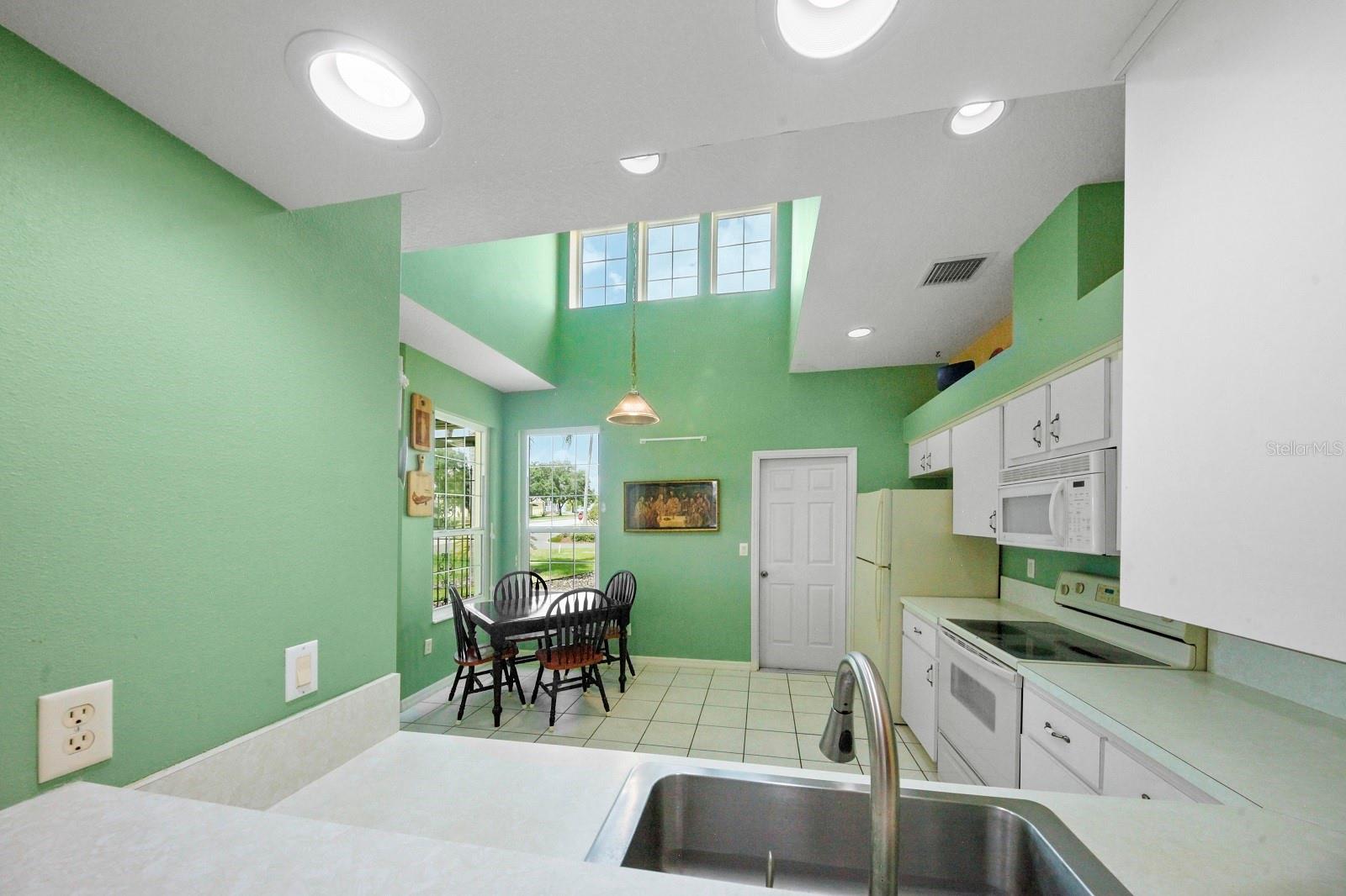 3600 Tropical Seas Loop 