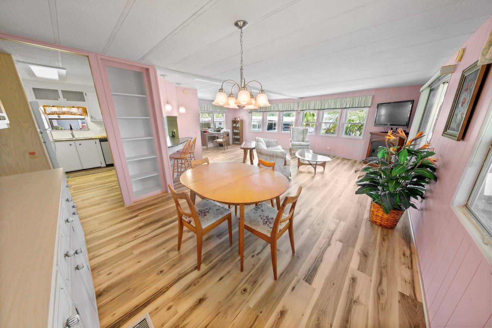 157 Bougainvillea Dr 