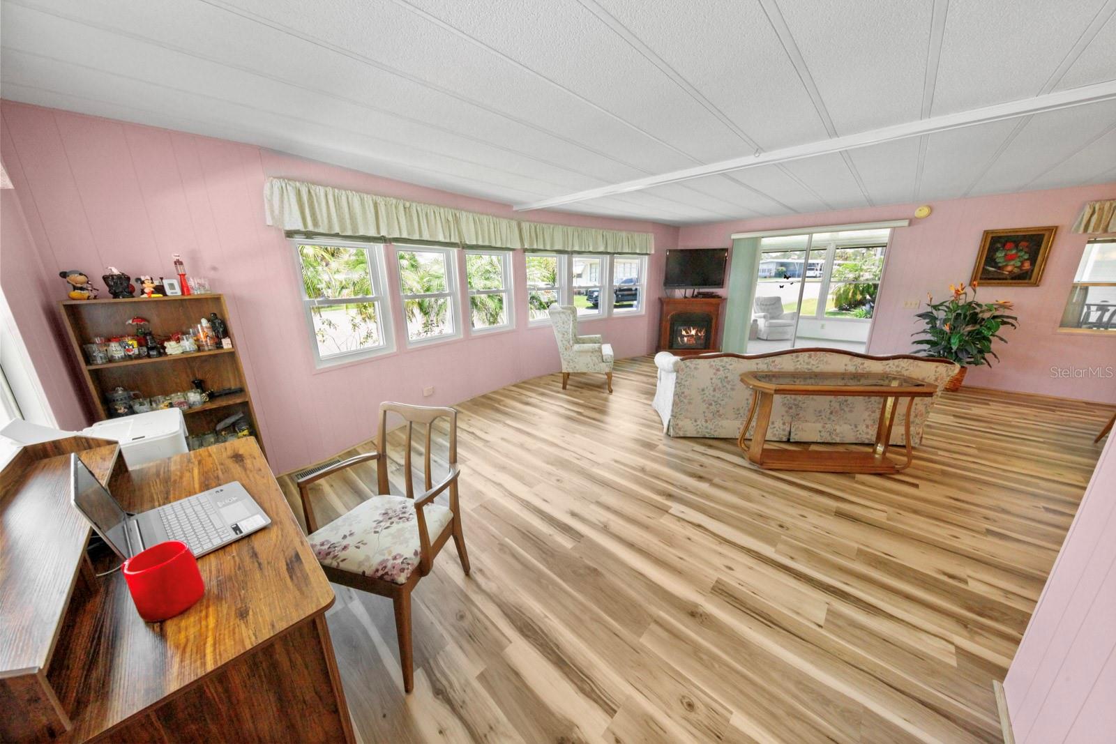 157 Bougainvillea Dr 