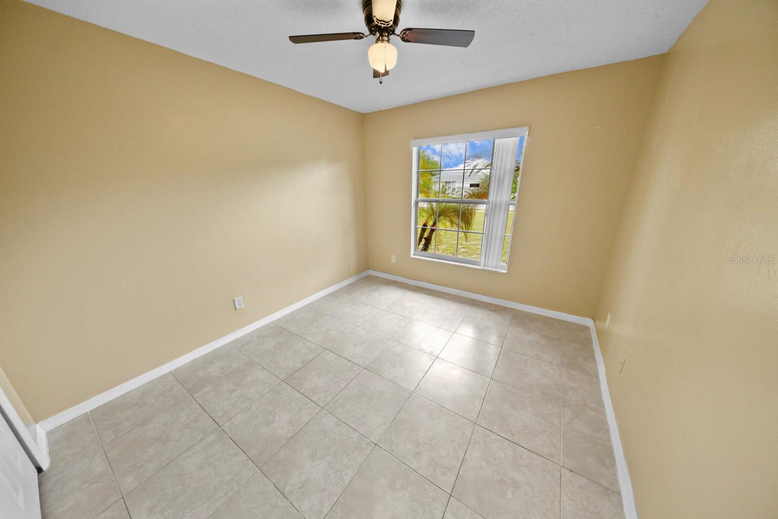 12250 Woodglen Cir 
