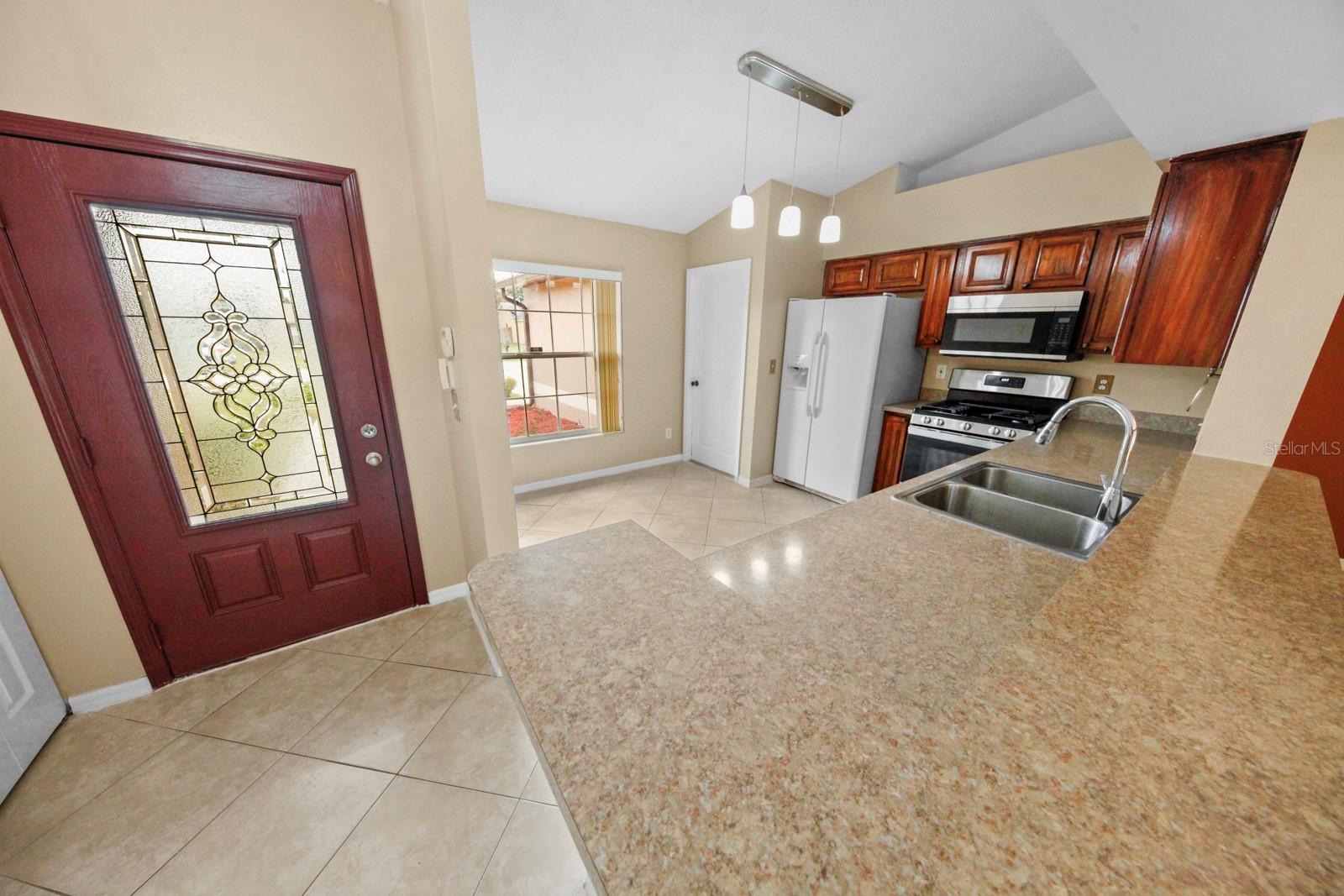 12250 Woodglen Cir 