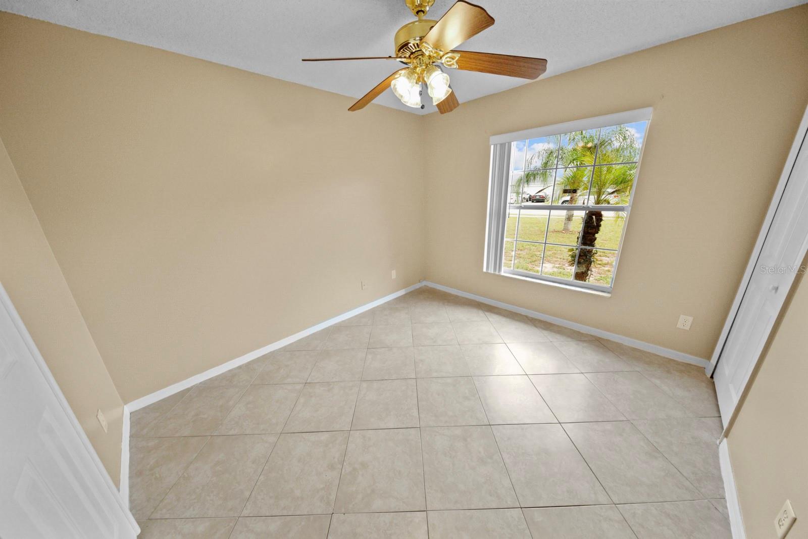 12250 Woodglen Cir 
