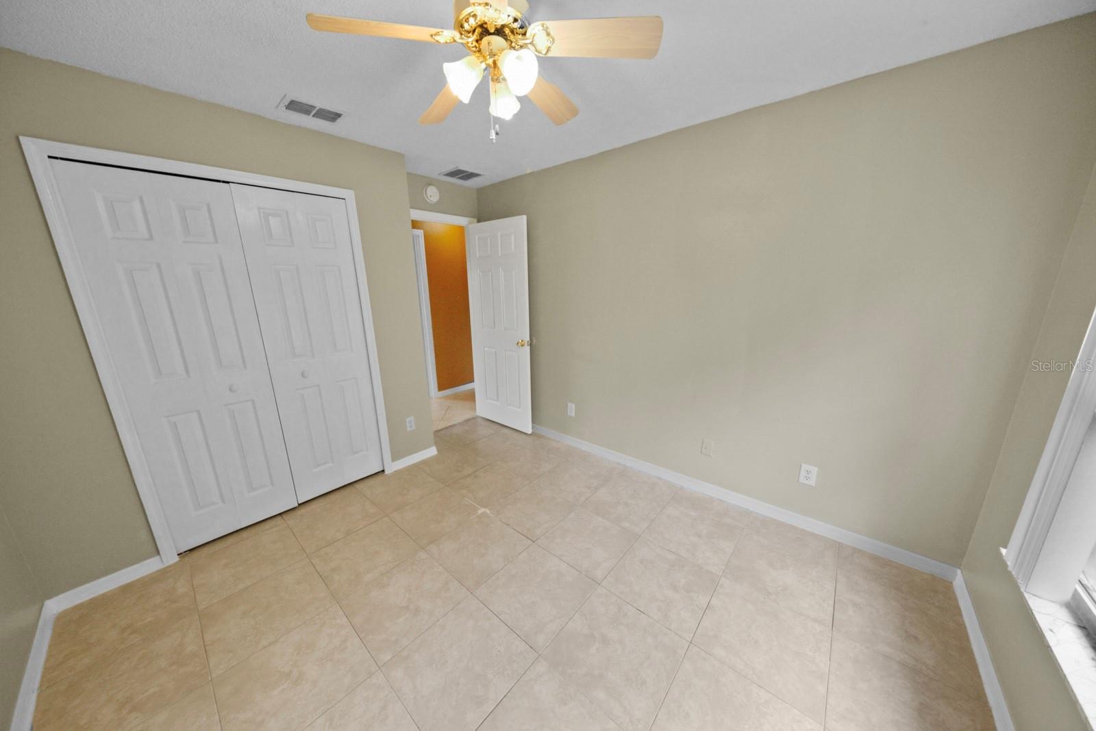 12250 Woodglen Cir 