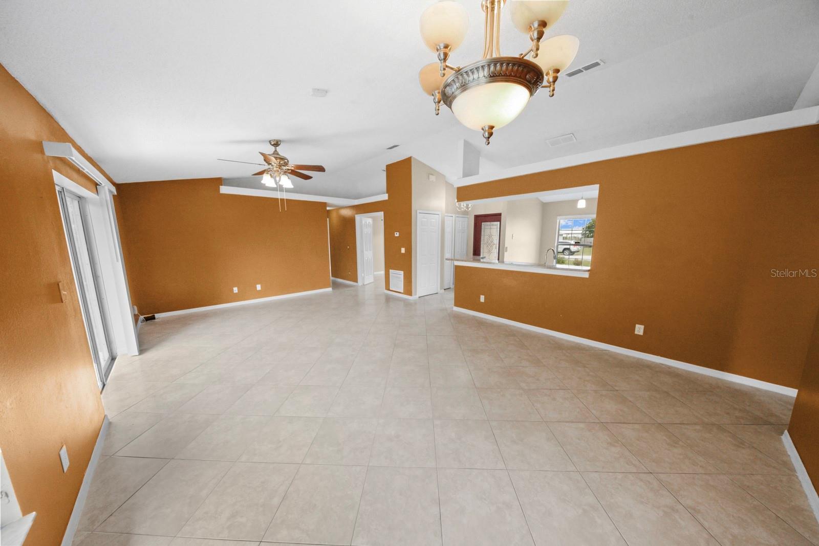 12250 Woodglen Cir 