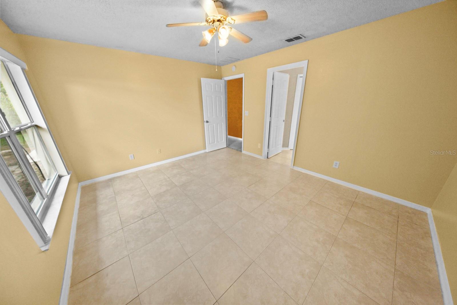 12250 Woodglen Cir 