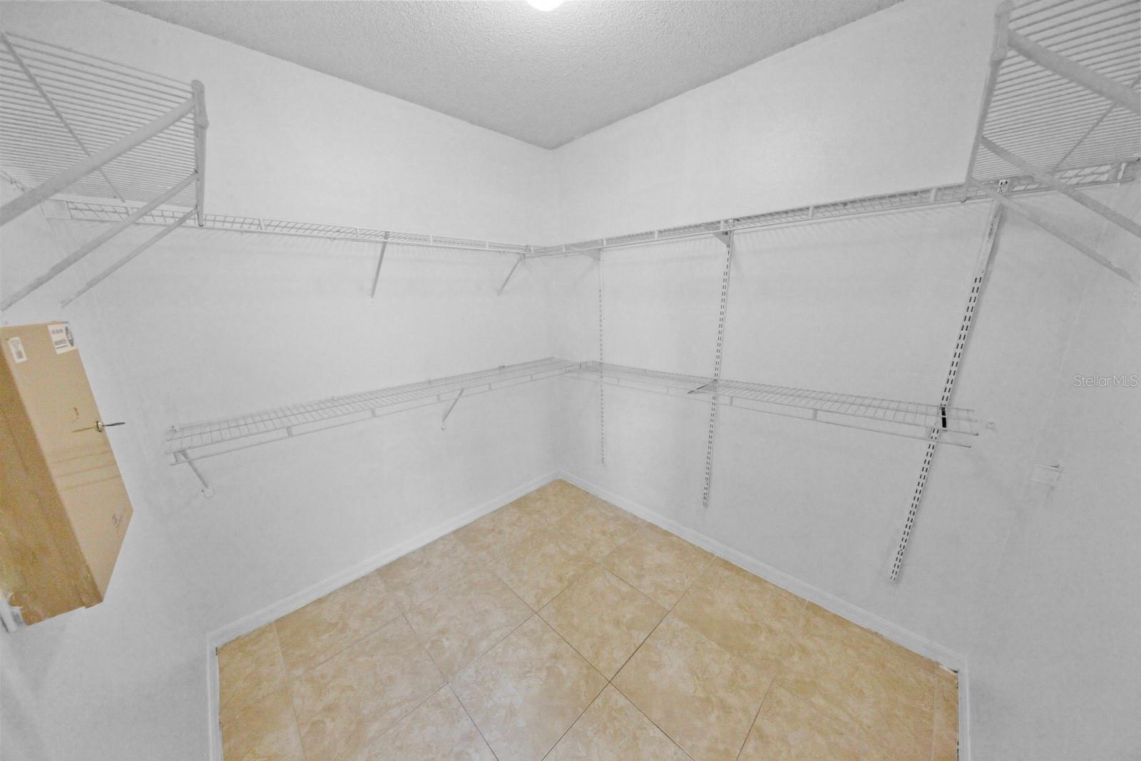 12250 Woodglen Cir 