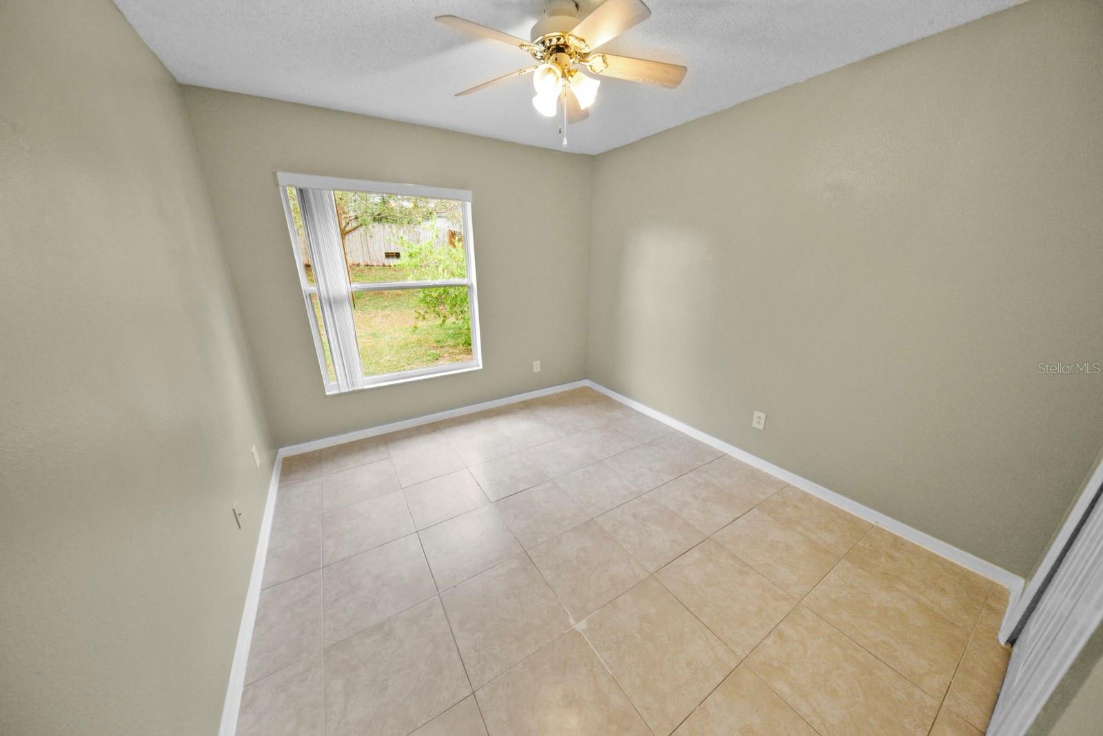 12250 Woodglen Cir 