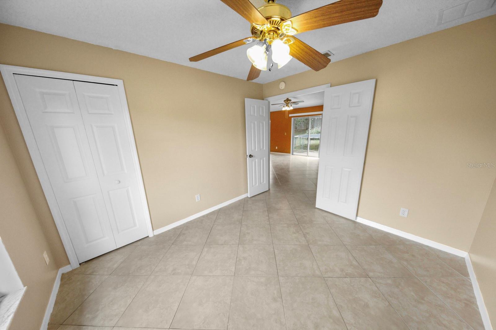 12250 Woodglen Cir 