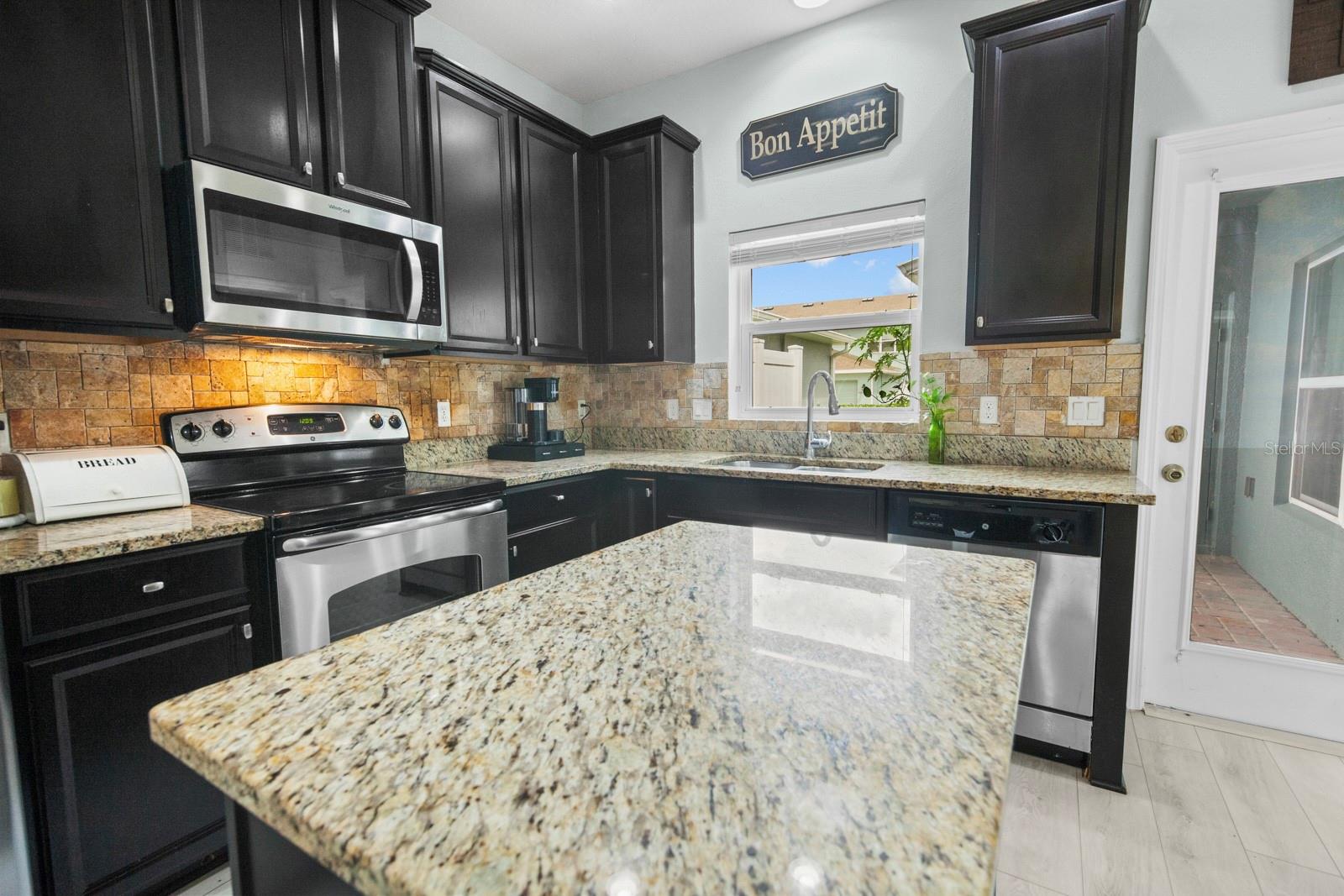 552 Juniper Springs Dr 