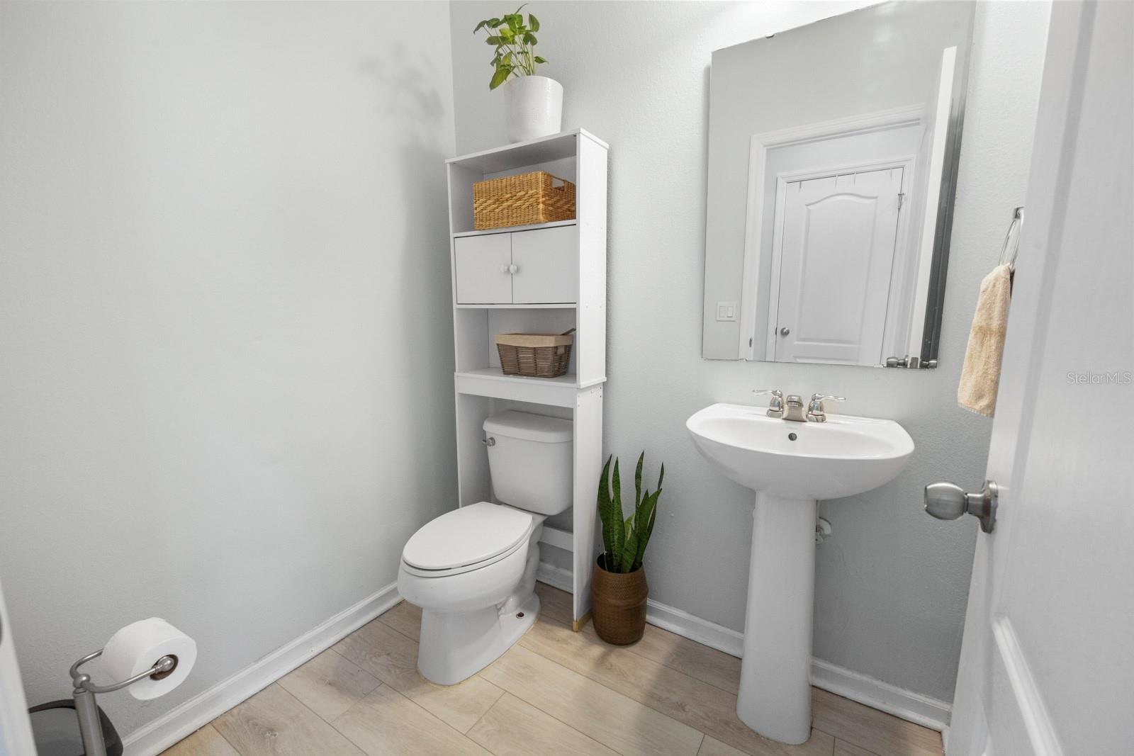 552 Juniper Springs Dr 