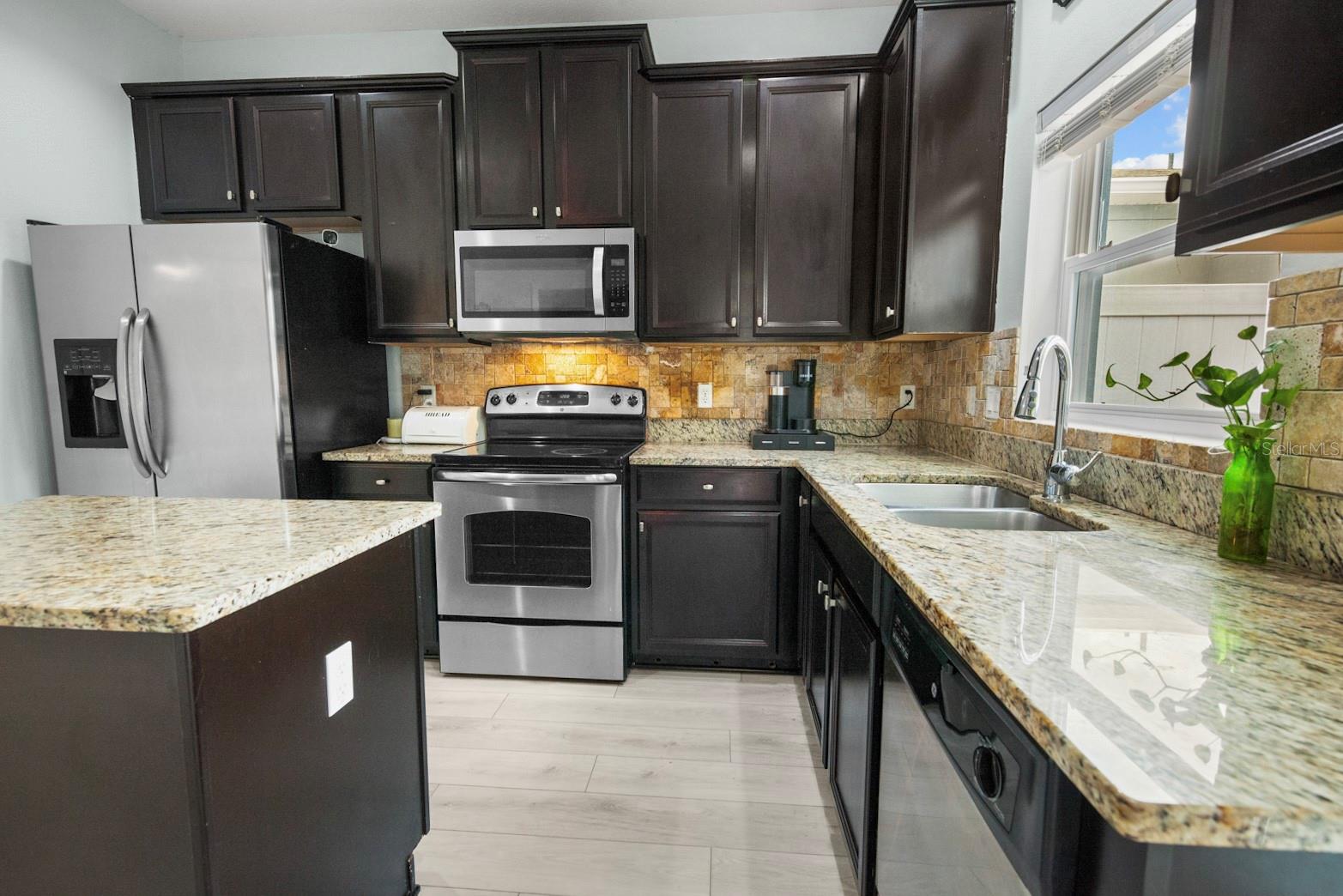 552 Juniper Springs Dr 