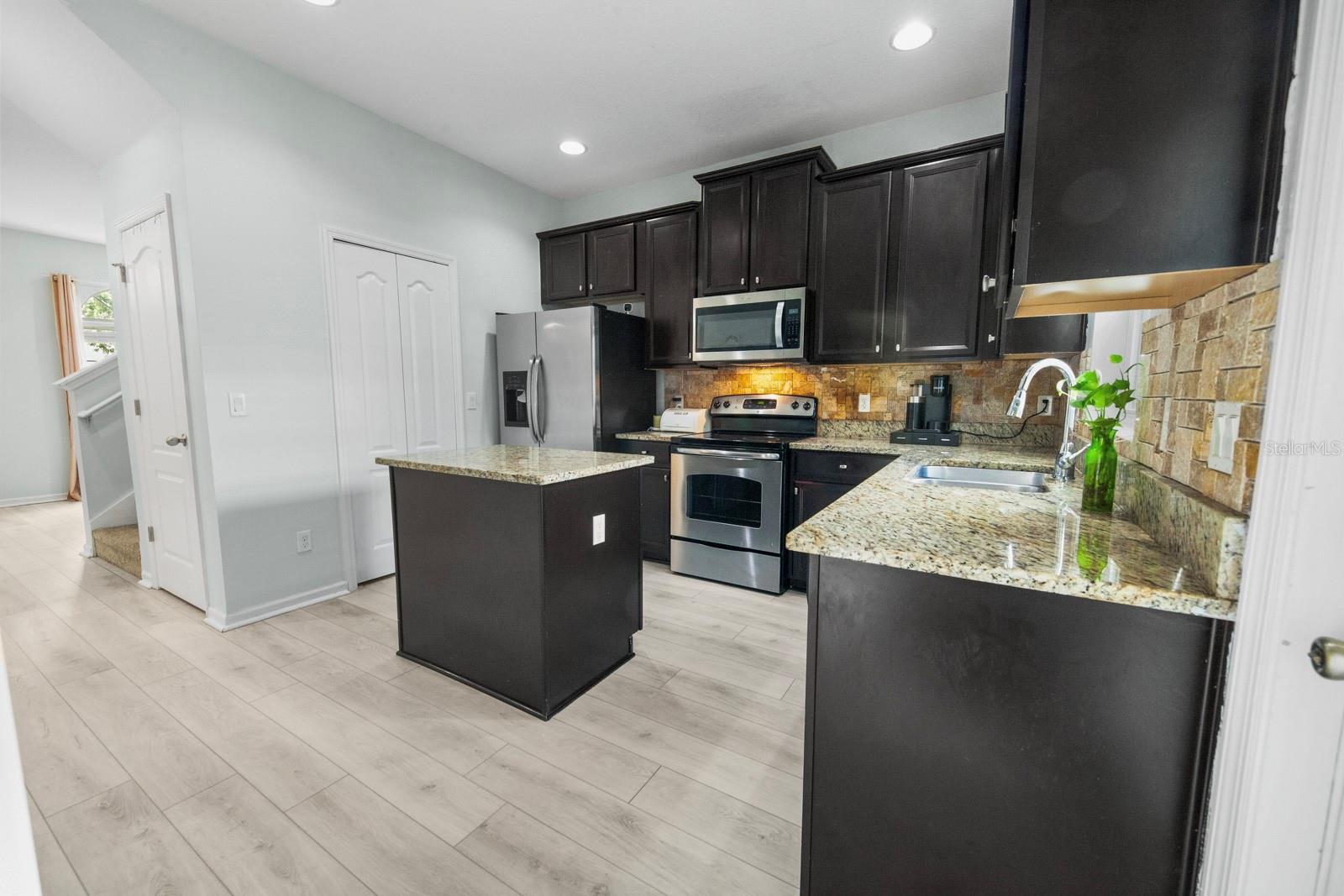 552 Juniper Springs Dr 