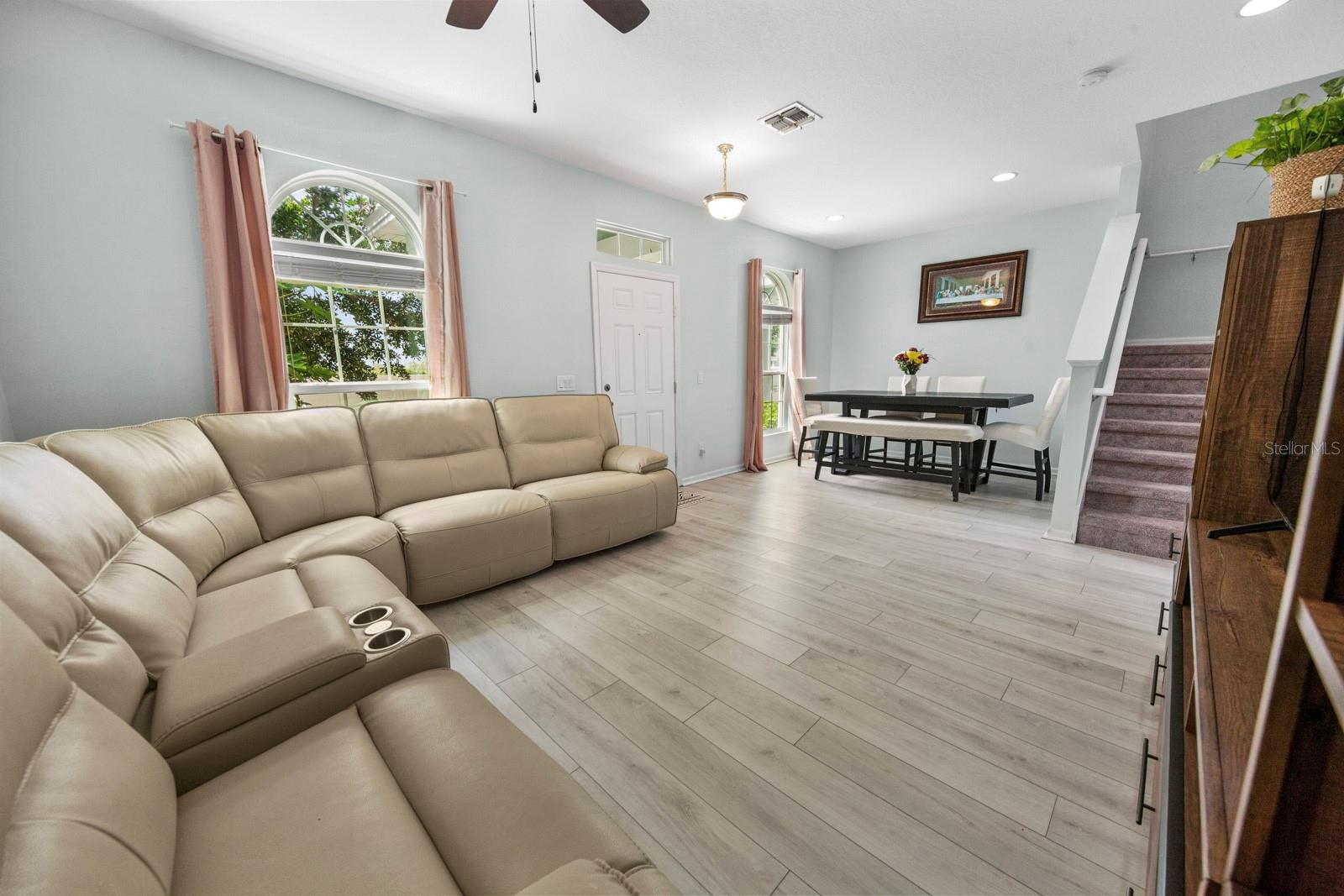 552 Juniper Springs Dr 