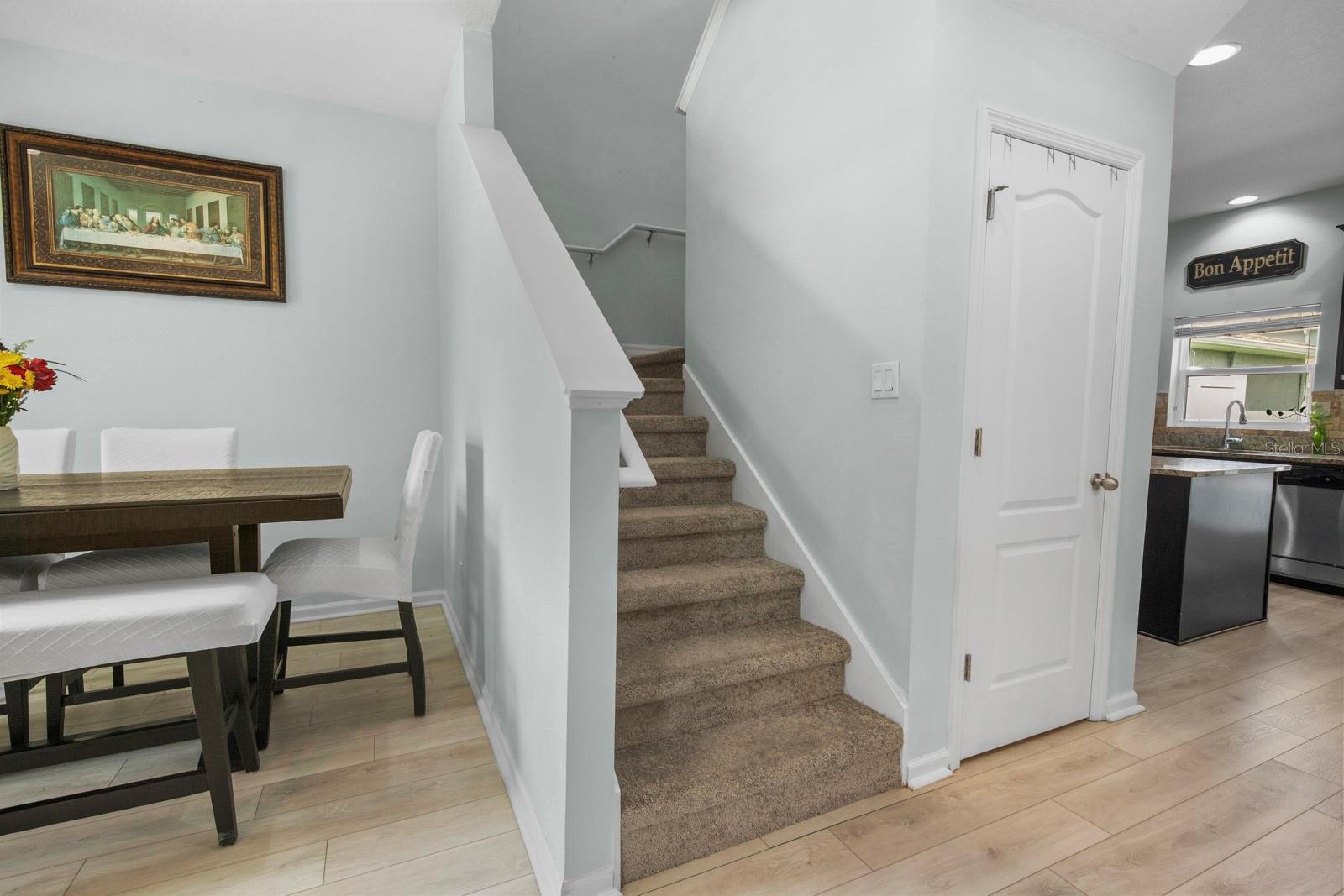 552 Juniper Springs Dr 