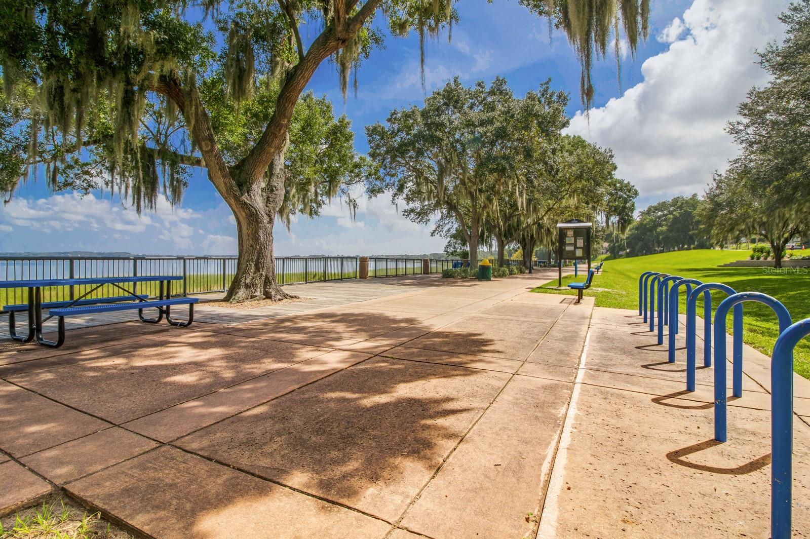 8122 Pine Island Rd 