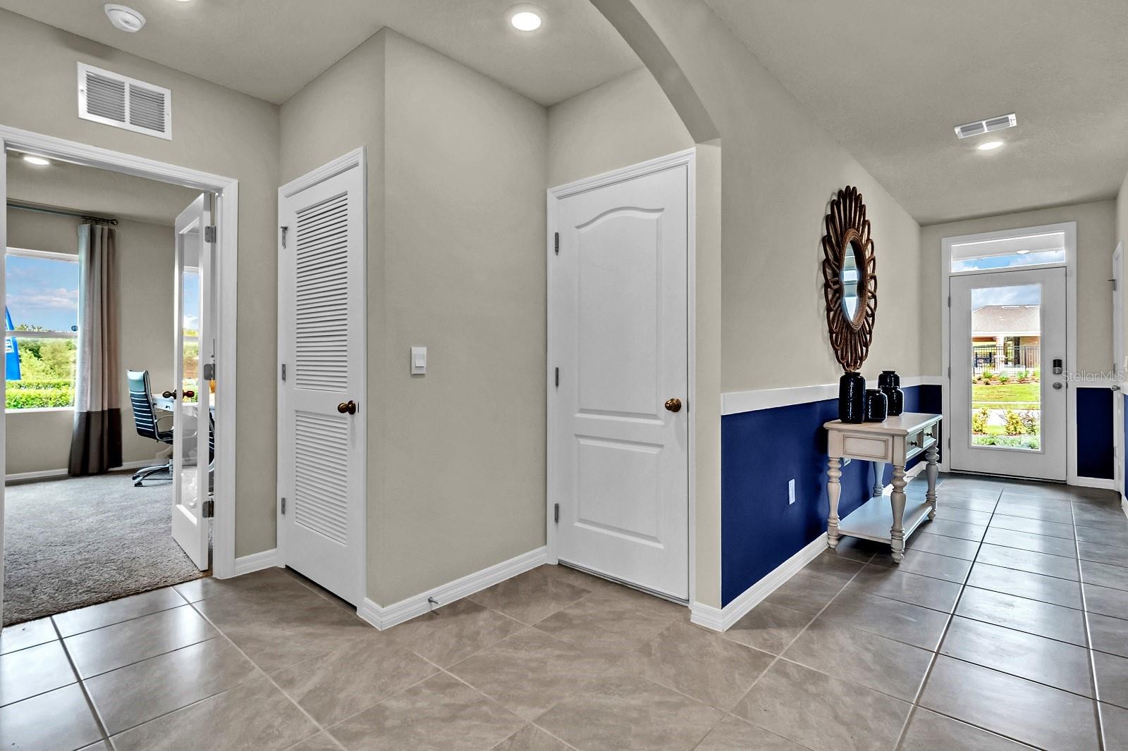 9560 Black Walnut Dr