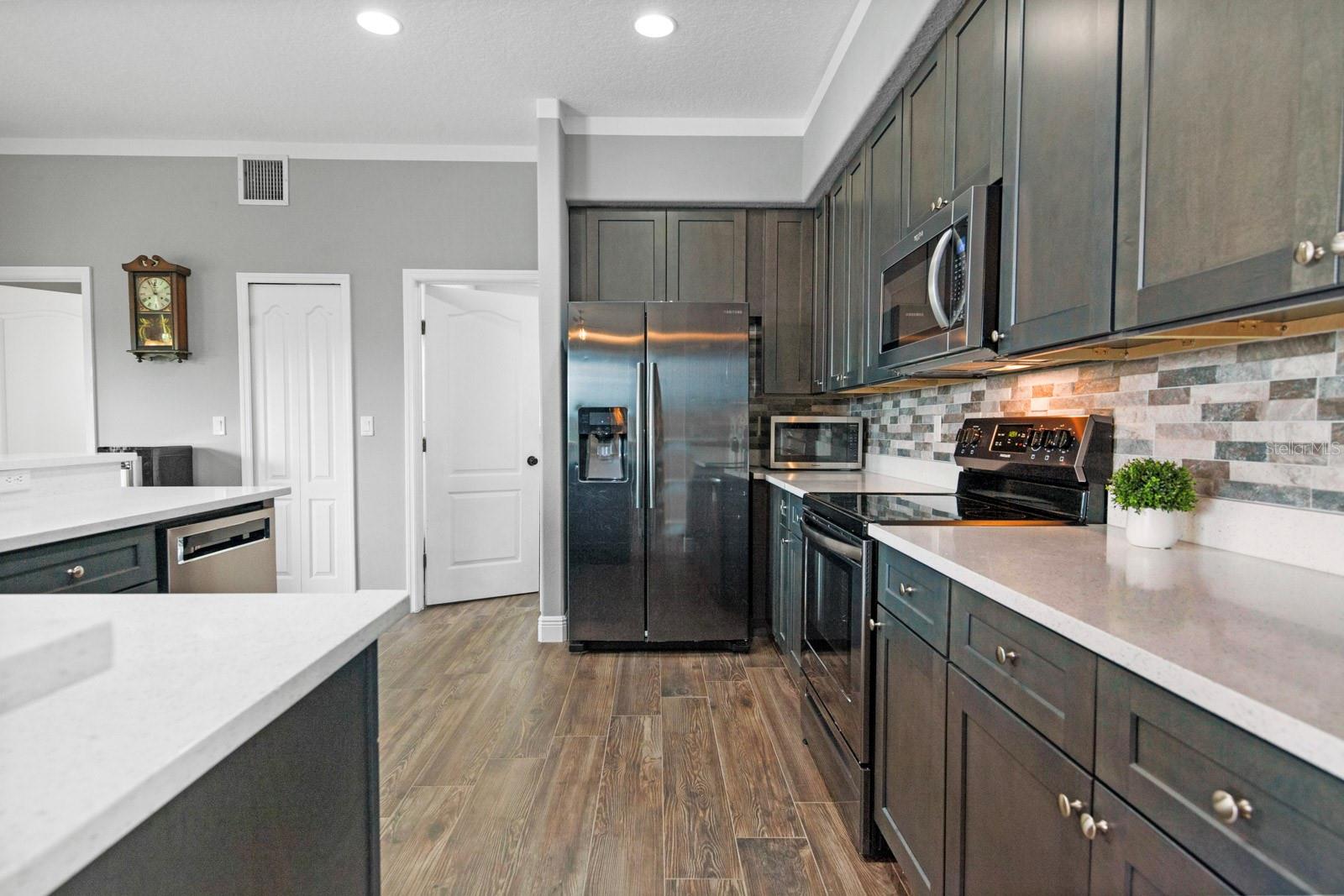5209 Cape Hatteras Dr