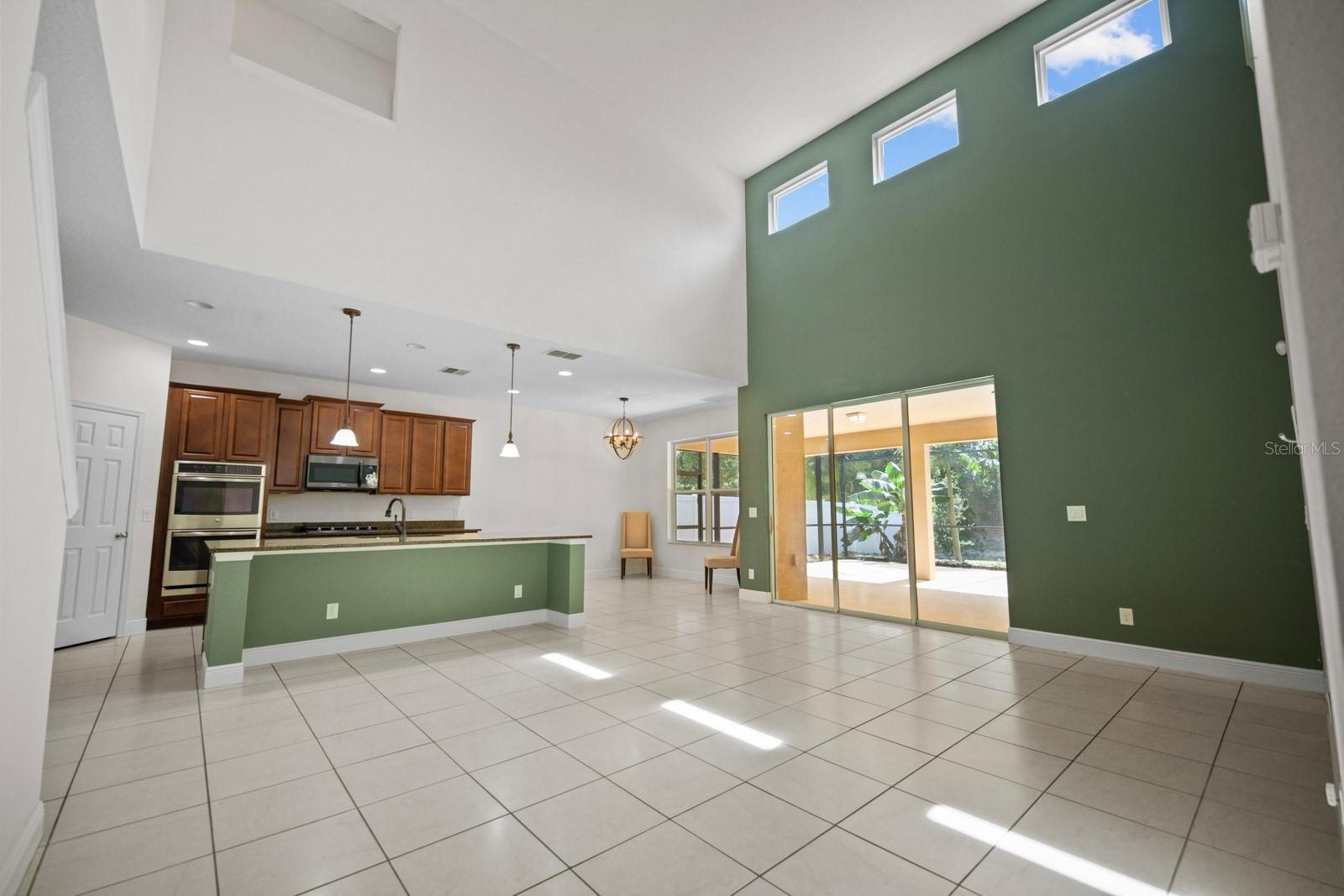 1073 VINSETTA CIR