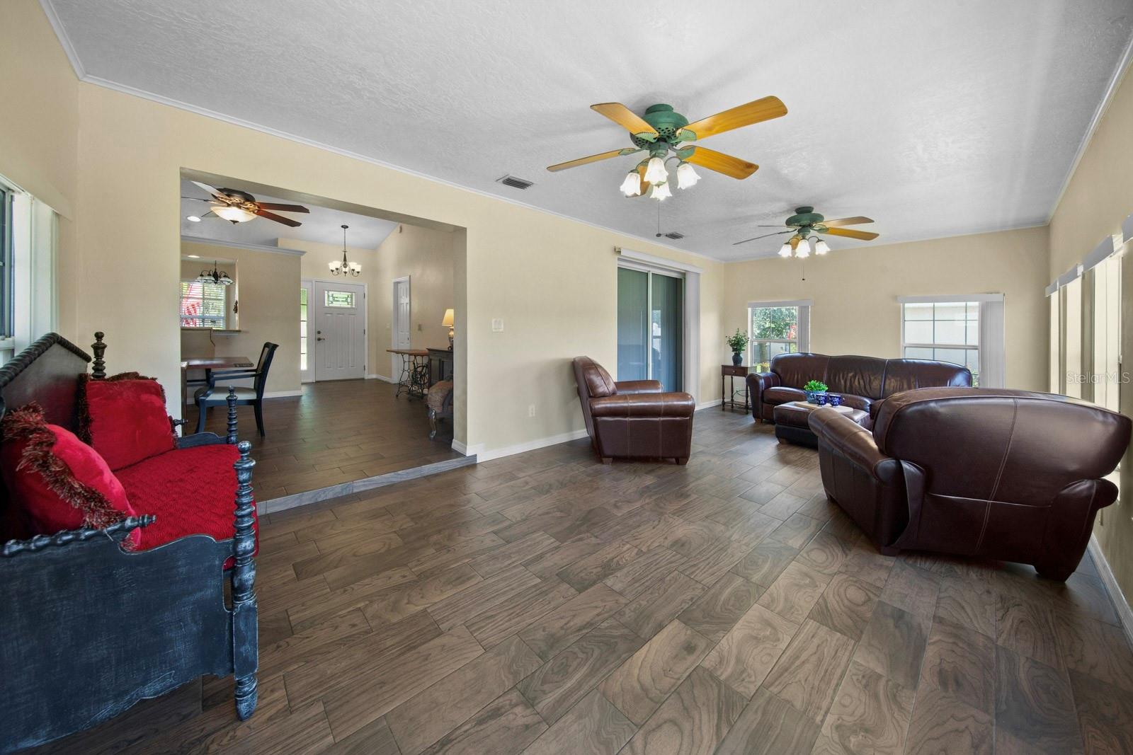 11622 Layton St
