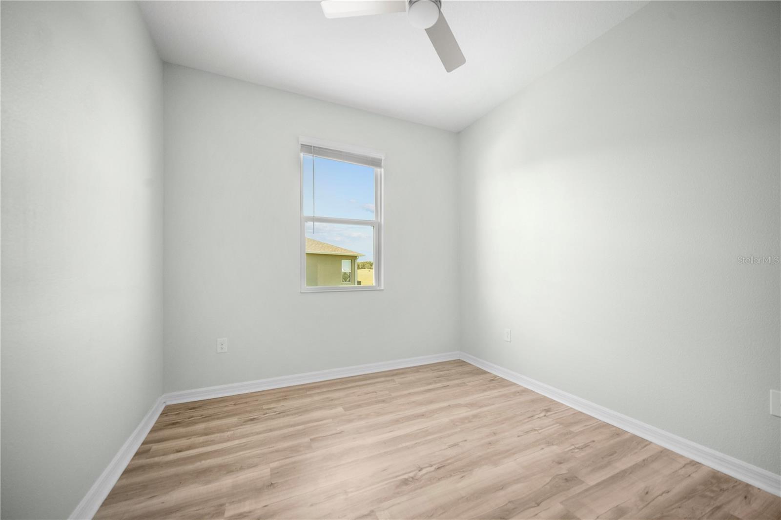 1688 Littleleaf Boxwood Loop