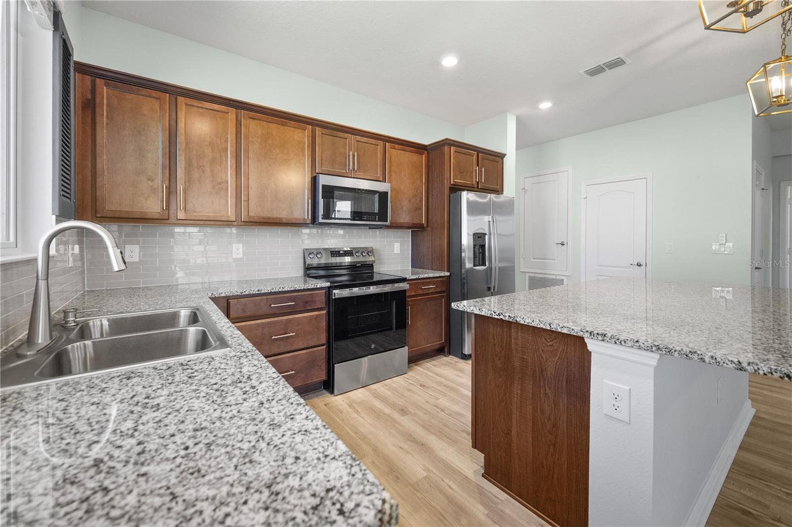 1688 LITTLELEAF BOXWOOD LOOP