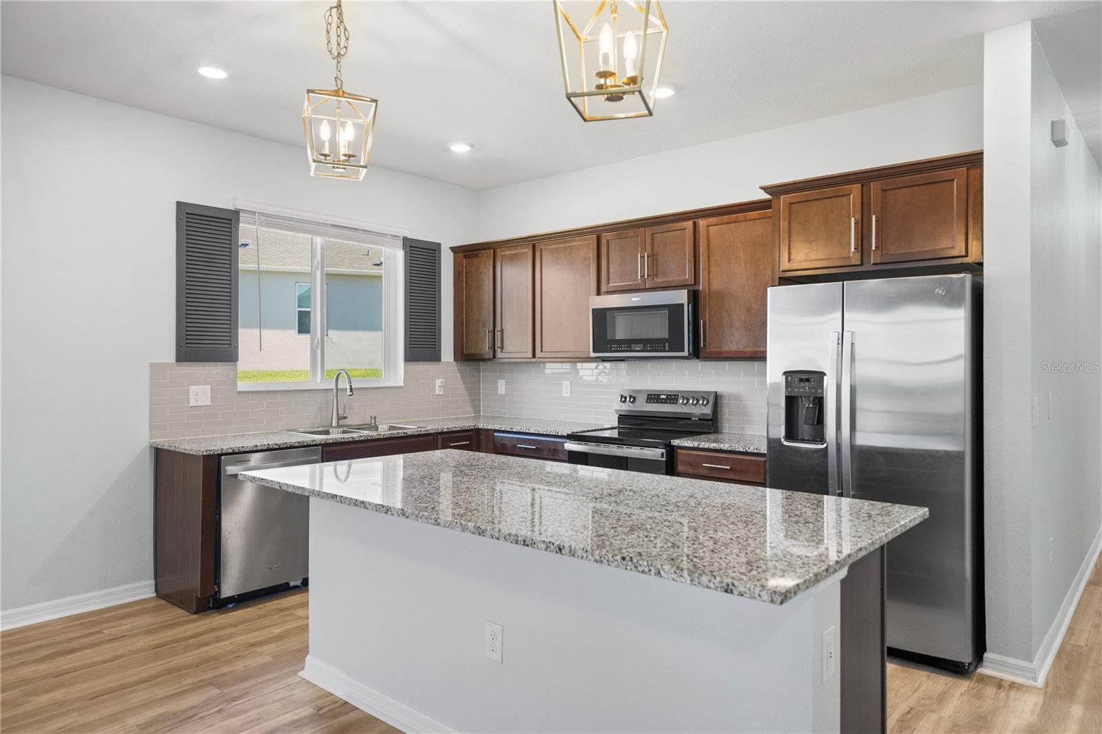 1688 Littleleaf Boxwood Loop