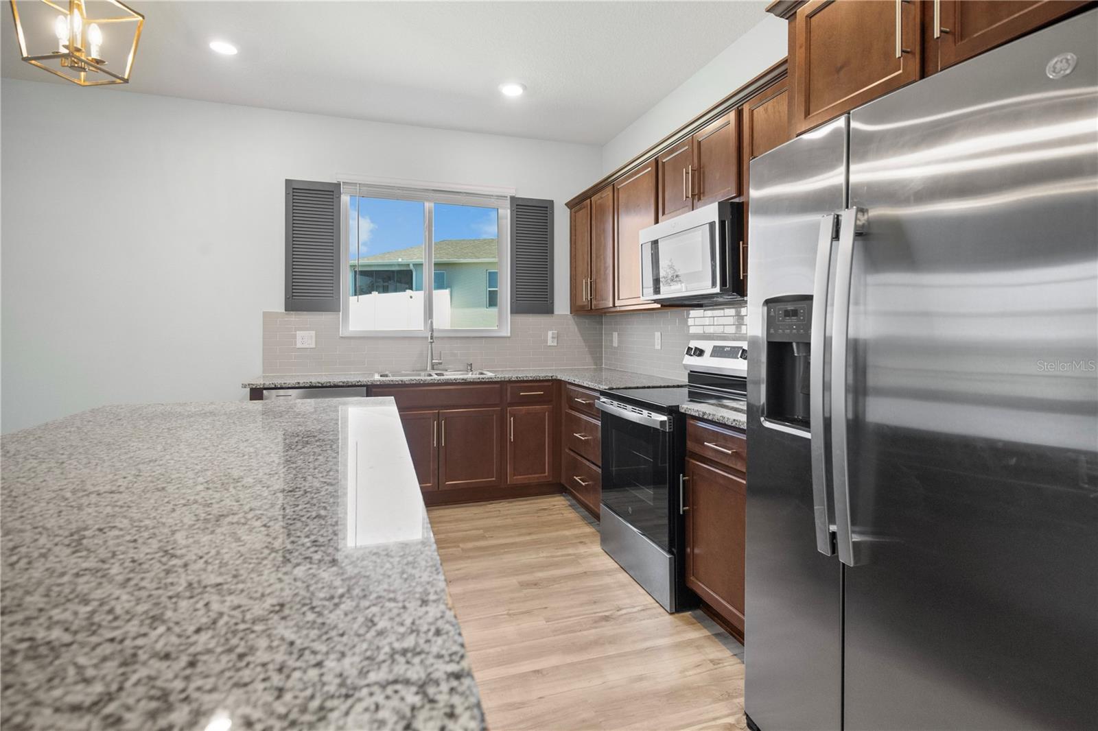 1688 Littleleaf Boxwood Loop