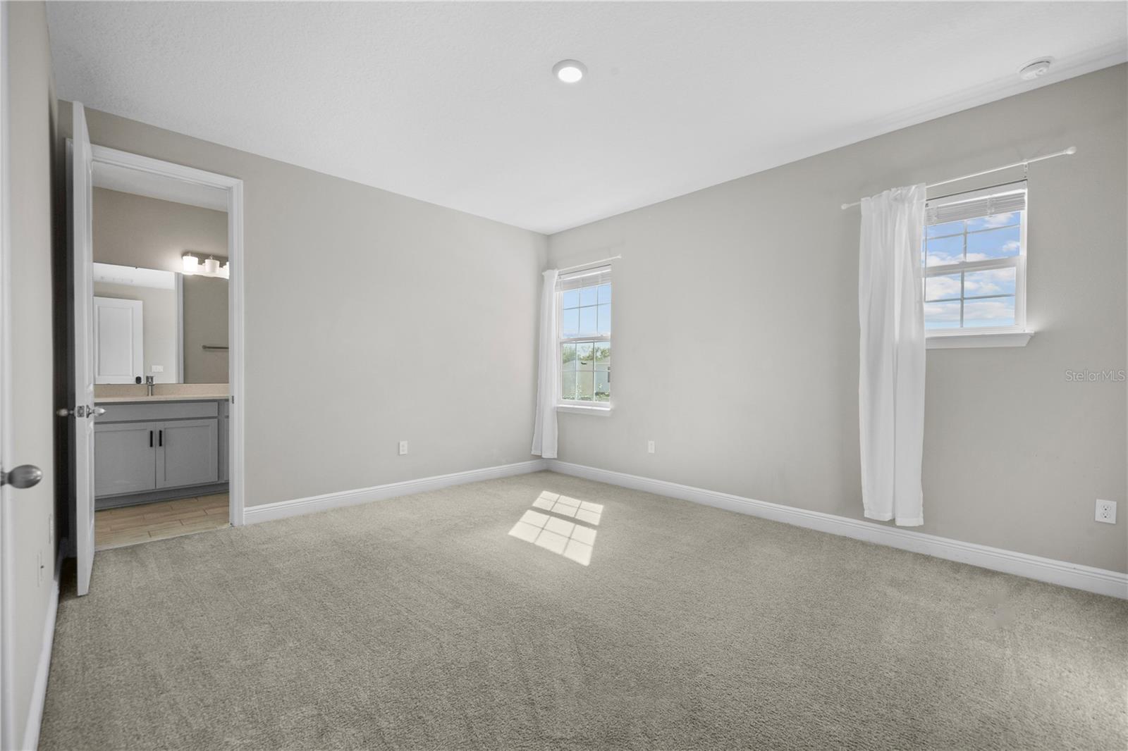 4446 Renly Ln