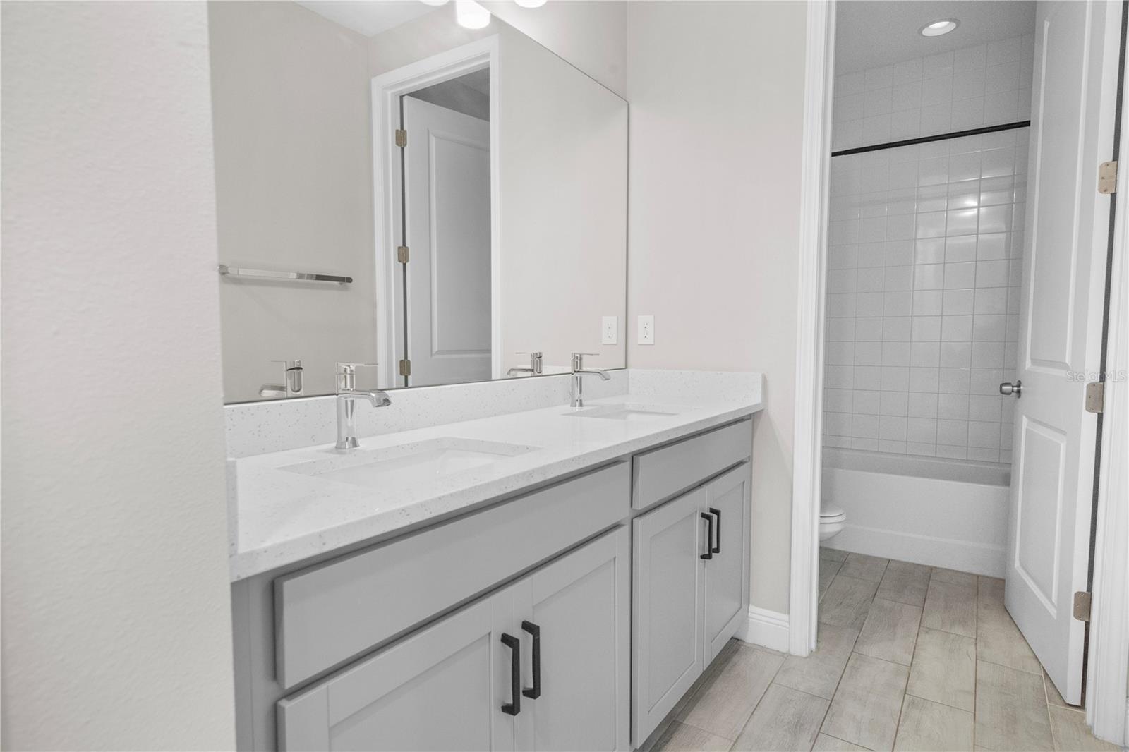 4446 Renly Ln