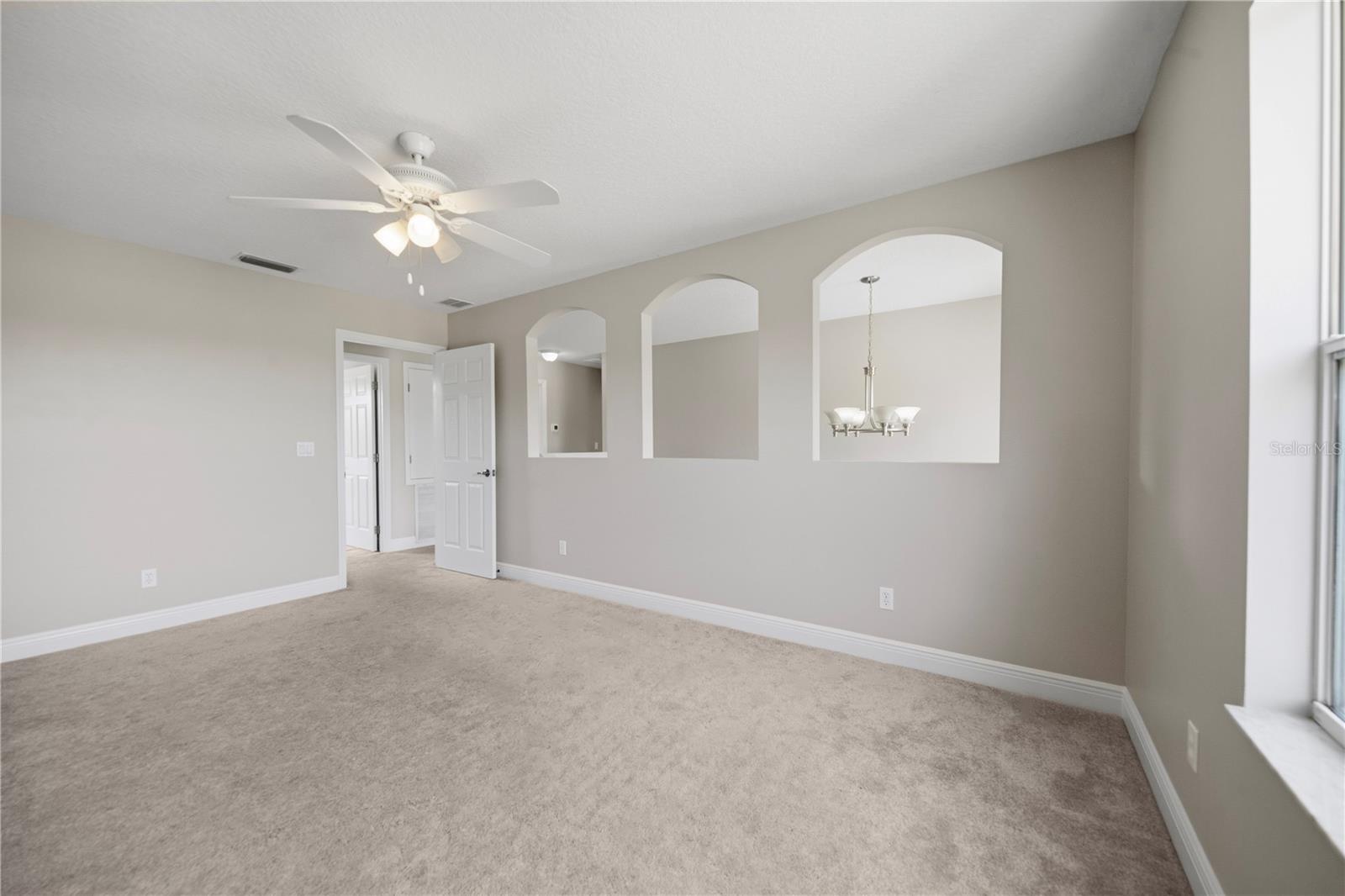 8848 Bogaert Dr
