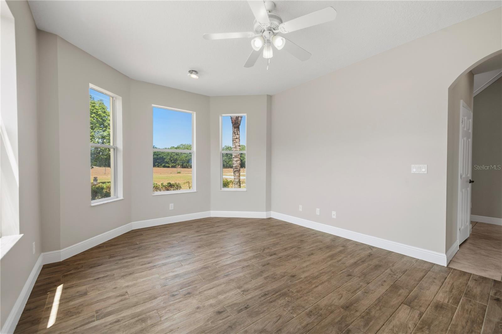 8848 Bogaert Dr