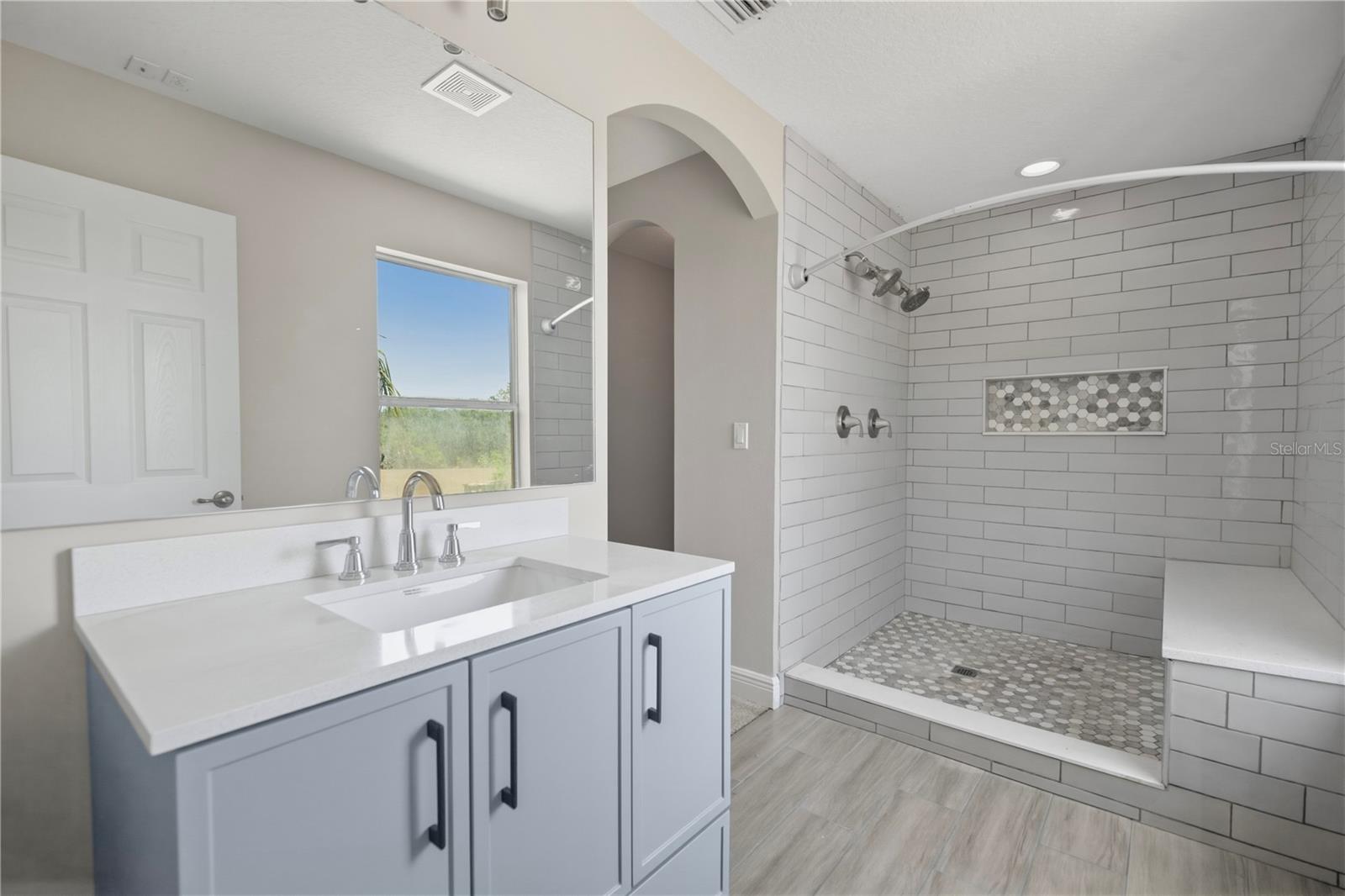 8848 Bogaert Dr