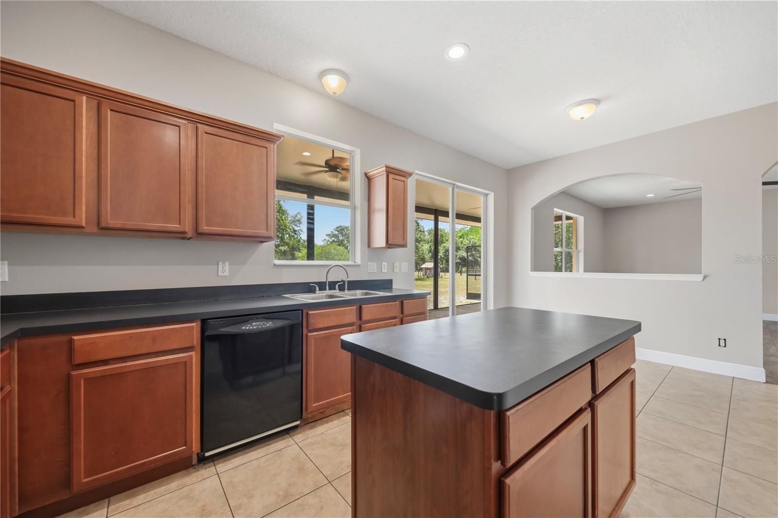 8848 Bogaert Dr