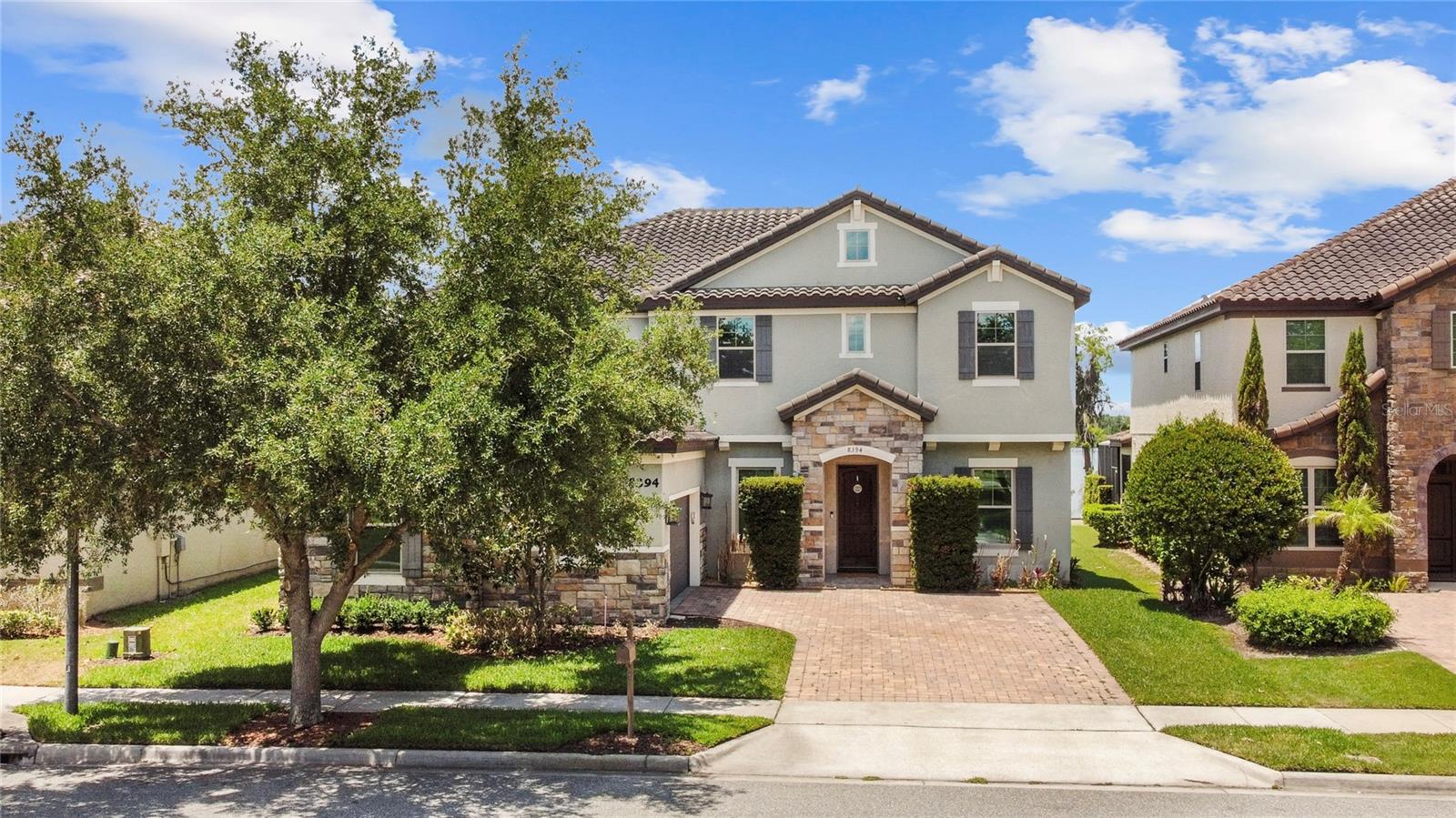 8394 LOOKOUT POINTE DR
