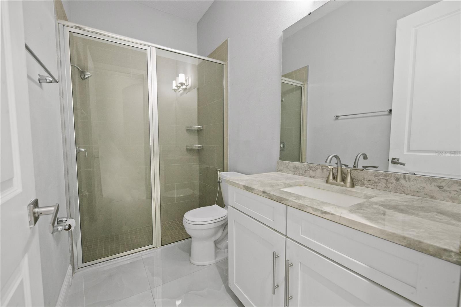 8394 LOOKOUT POINTE DR