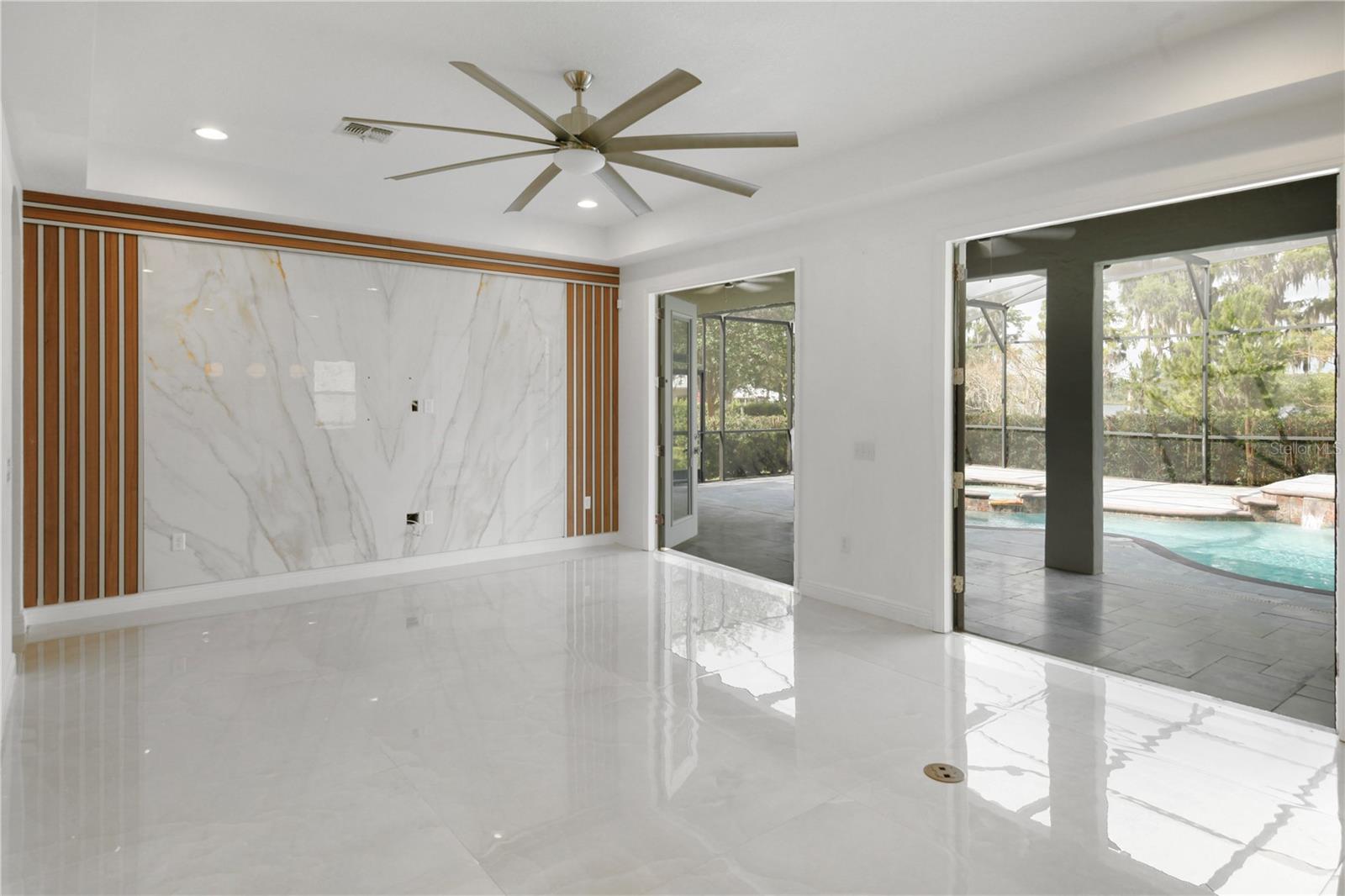 8394 LOOKOUT POINTE DR