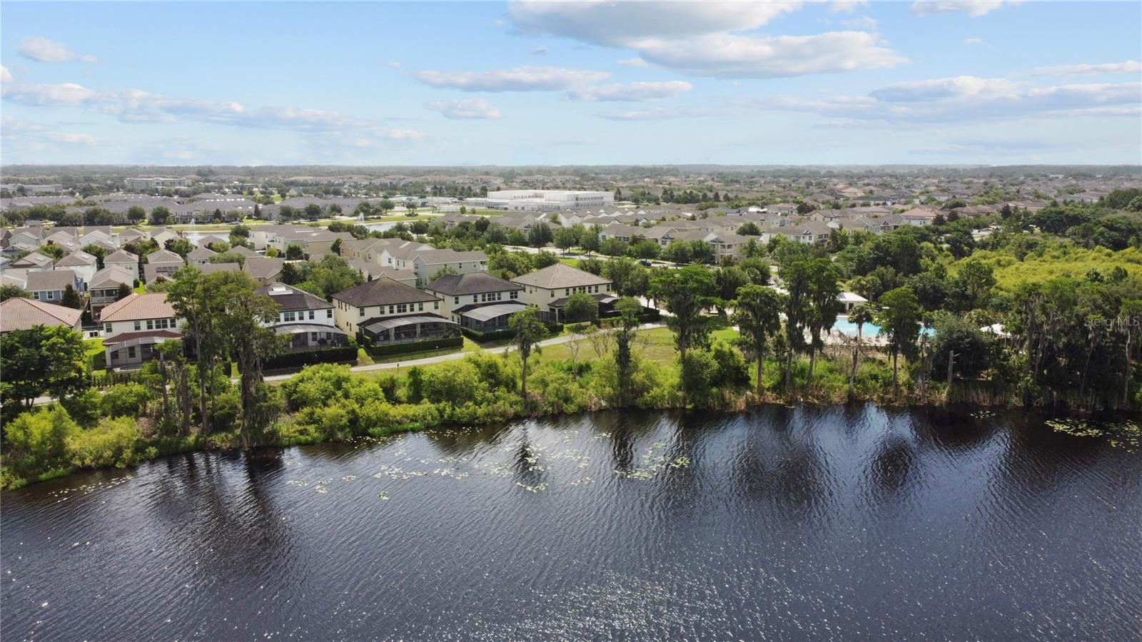 8394 LOOKOUT POINTE DR