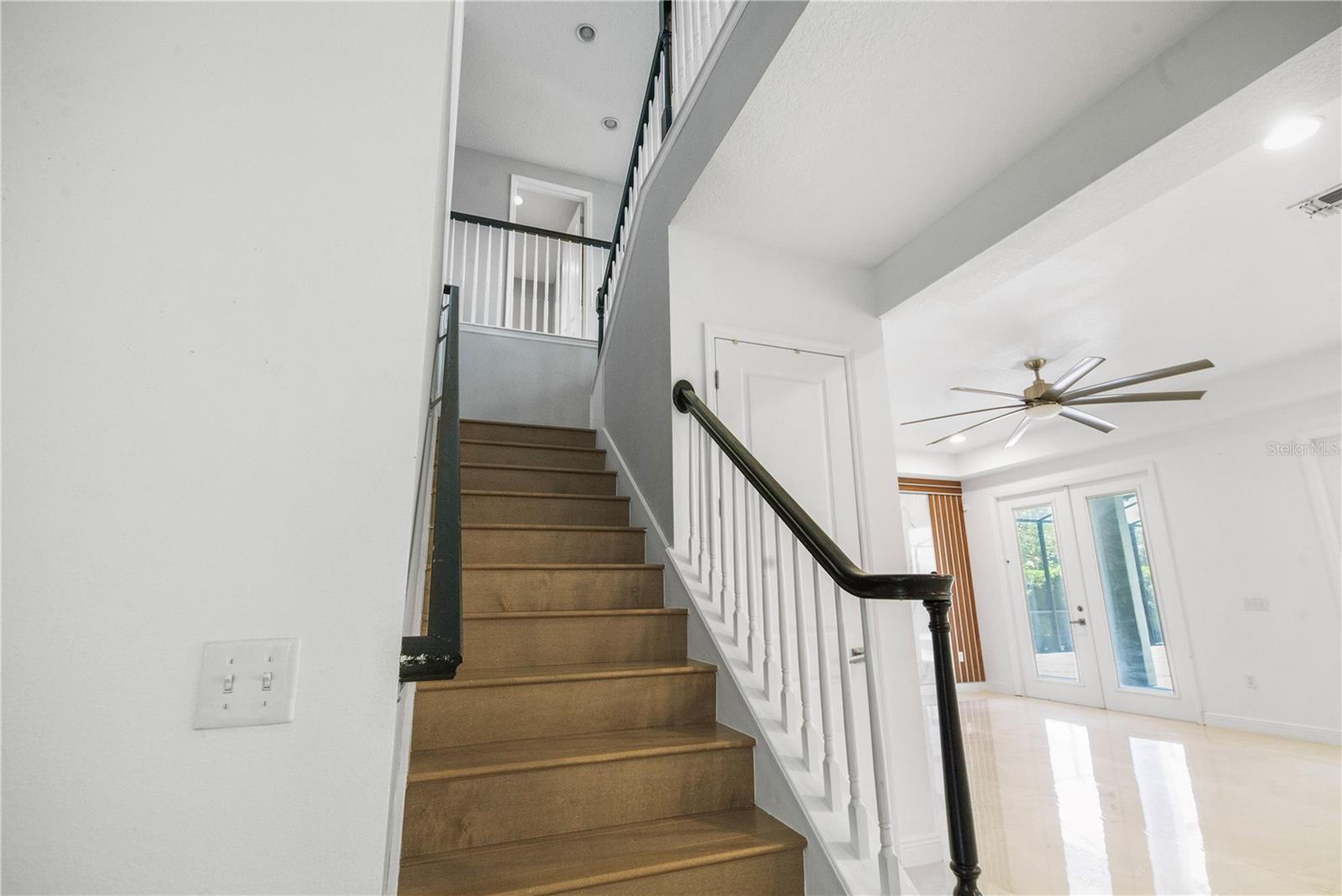 8394 LOOKOUT POINTE DR