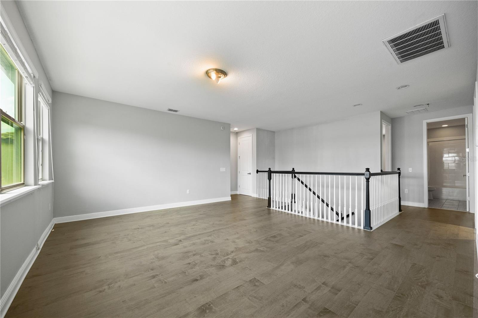 8394 LOOKOUT POINTE DR